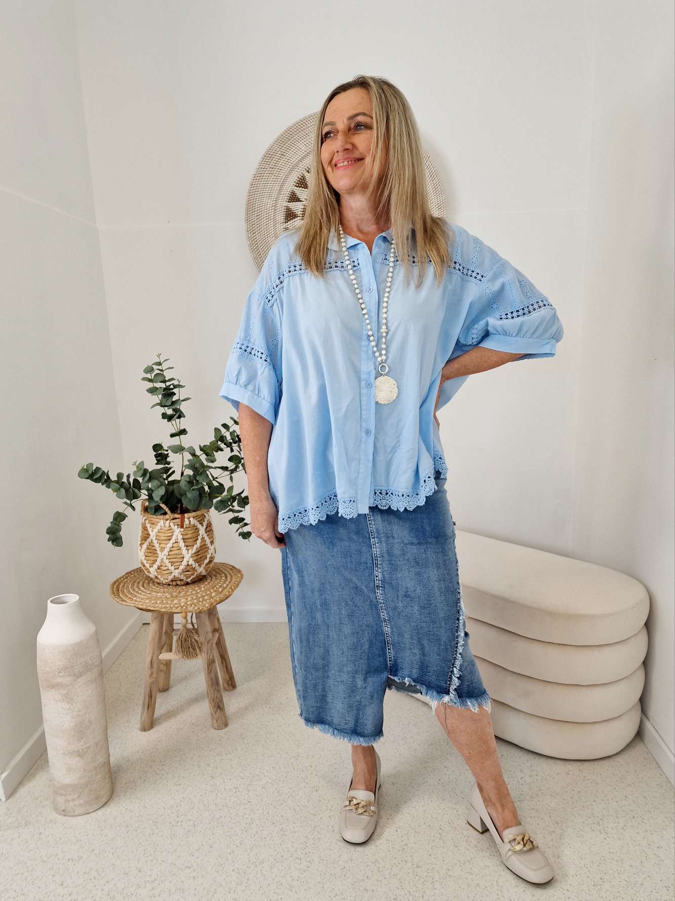 EDLE BLUSE LENNY HELLBLAU 36 - 42 Made in Italy Spitze Lochstickerei Kurzarm EDLE BLUSE LENNY HELLBLAU 36 - 42 Made in Italy Spitze Lochstickerei Kurzarm