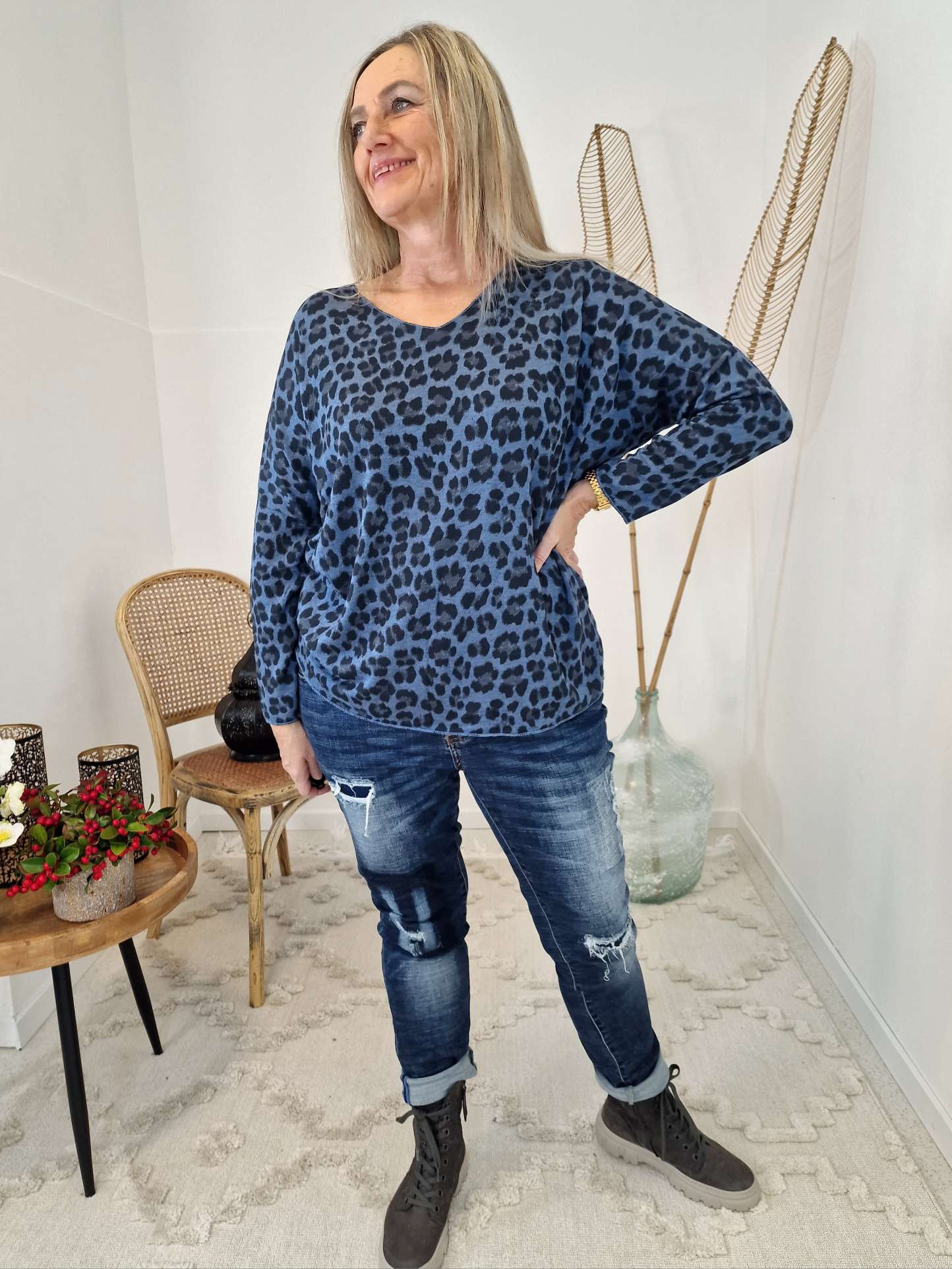 LIGHT KNIT LONGSLEEVE SHIRT MARIKA LEO BLAU Basic Langarm Pullover Leopard Sweater Made in Italy 34-42 LIGHT KNIT LONGSLEEVE SHIRT MARIKA LEO BLAU Basic Langarm Pullover Leopard Sweater Made in Italy 34-42