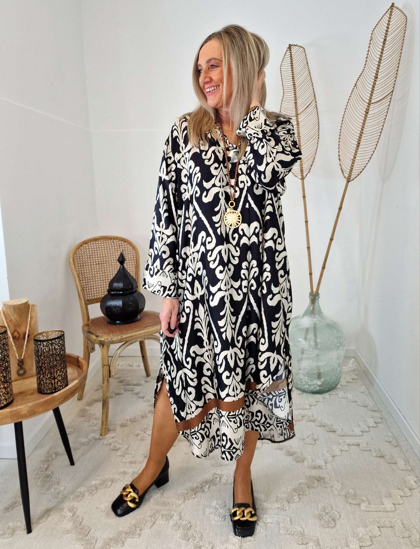 BLUSEN KLEID COSIMA SCHWARZ WEISS langes Seiden Kleid Dress Longbluse Made in Italy 34-42 BLUSEN KLEID COSIMA SCHWARZ WEISS langes Seiden Kleid Dress Longbluse Made in Italy 34-42