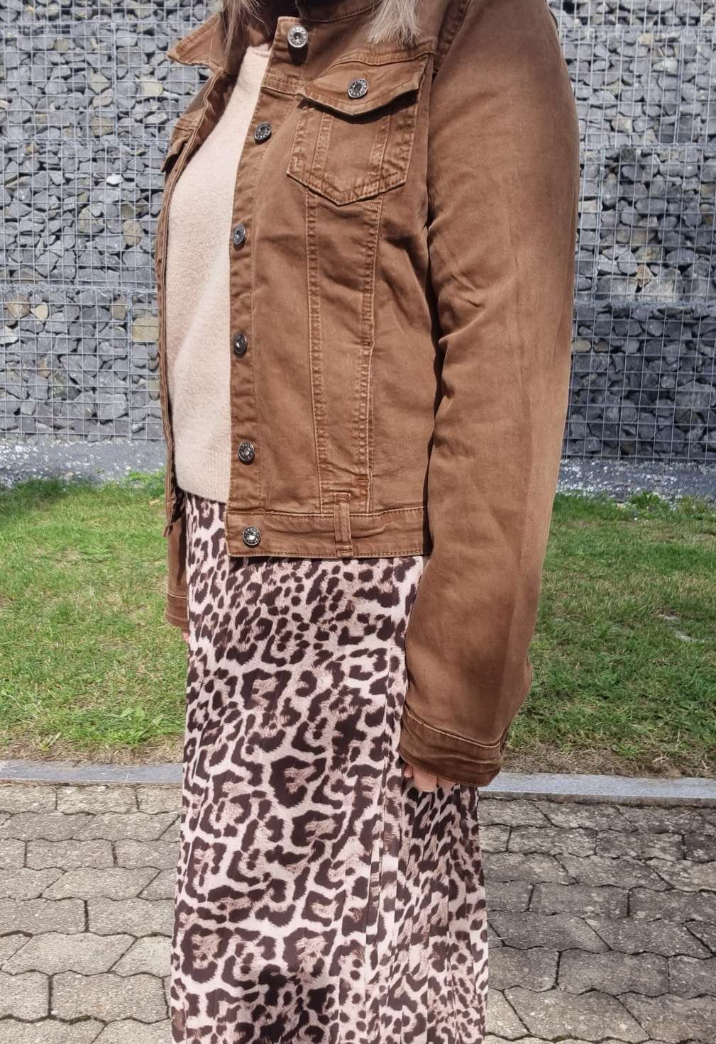 JEANS JACKE CHIARA BRAUN - VARIANTENARTIKEL Italy Style Denim Jeansjacke Trend Fashion Übergangsjacke Sommerjacke JEANS JACKE CHIARA BRAUN - VARIANTENARTIKEL Italy Style Denim Jeansjacke Trend Fashion Übergangsjacke Sommerjacke