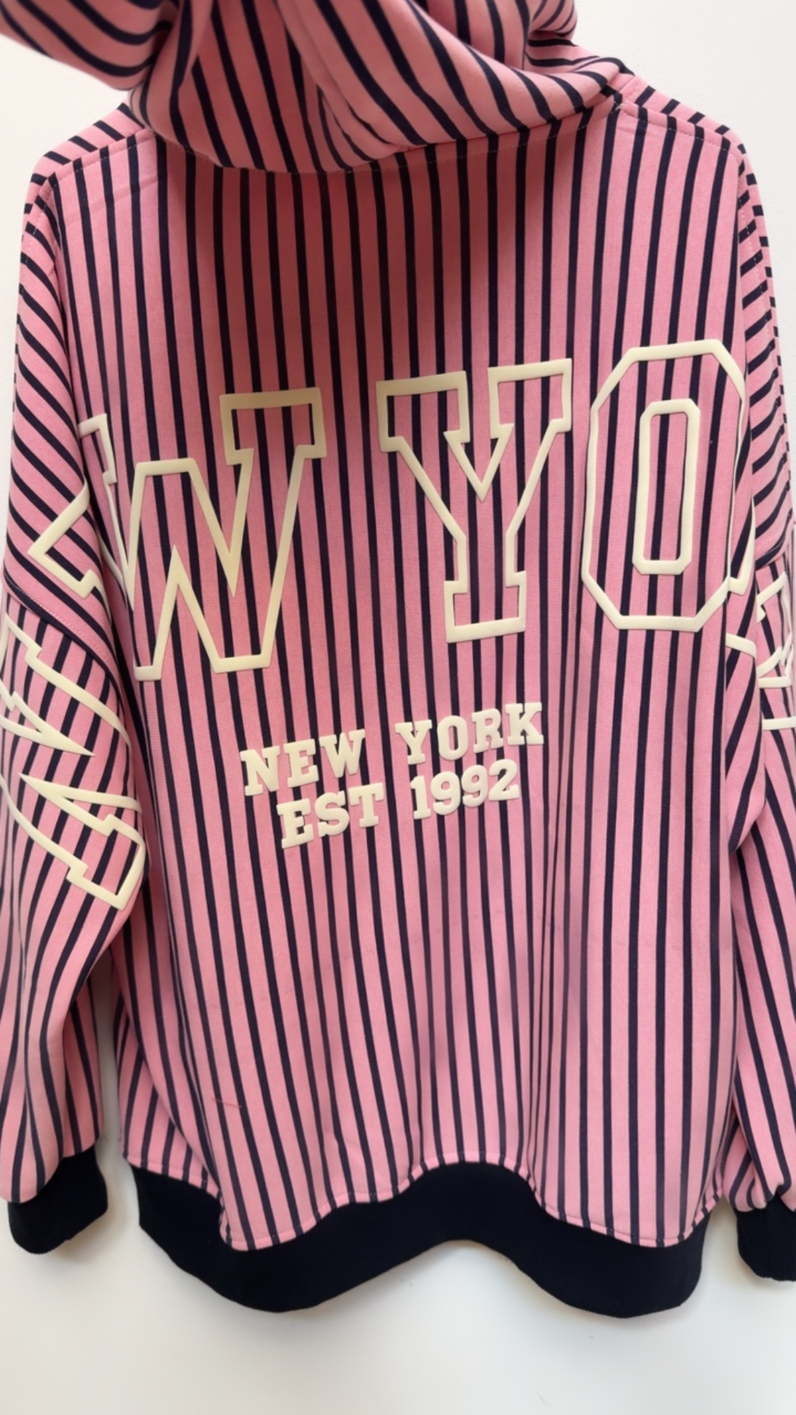 Hoodie Evania – New York Vibes im Streifen-Look Made in Italy 34-42/44