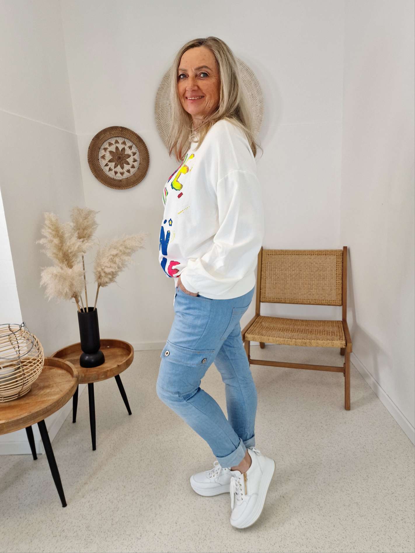 SWEATER BECOME NEON WEISS 34-42 Made in Italy Oversize Pullover Sweatshirt SWEATER BECOME NEON WEISS 34-42 Made in Italy Oversize Pullover Sweatshirt