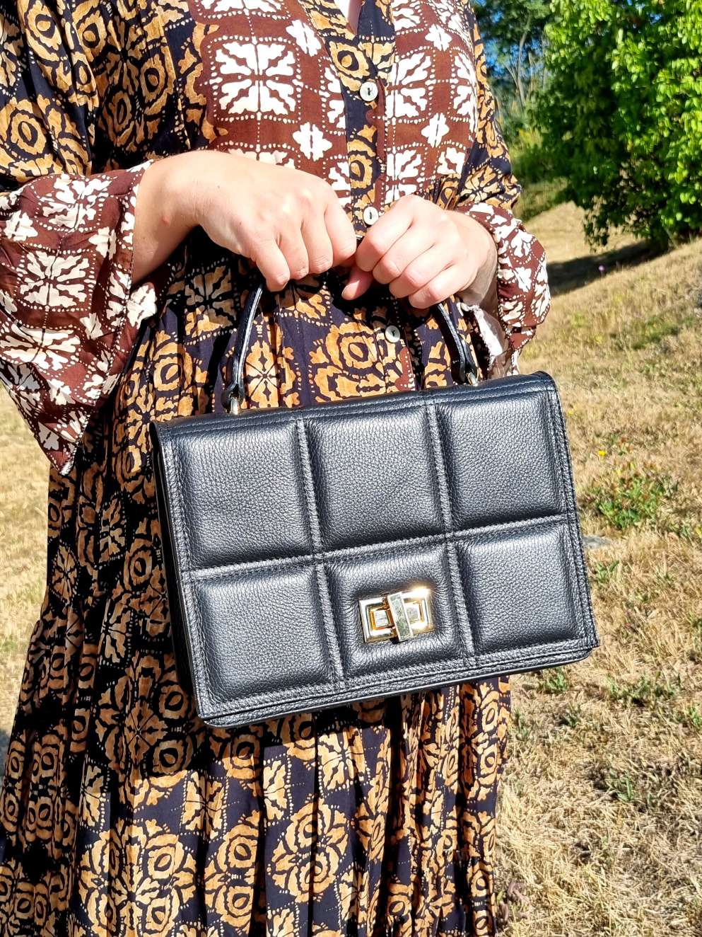 EDLE GESPEPPTE LEDERTASCHE NIZZA SCHWARZ Umhängetasche Leder Hand Tasche Made in Italy EDLE GESPEPPTE LEDERTASCHE NIZZA SCHWARZ Umhängetasche Leder Hand Tasche Made in Italy