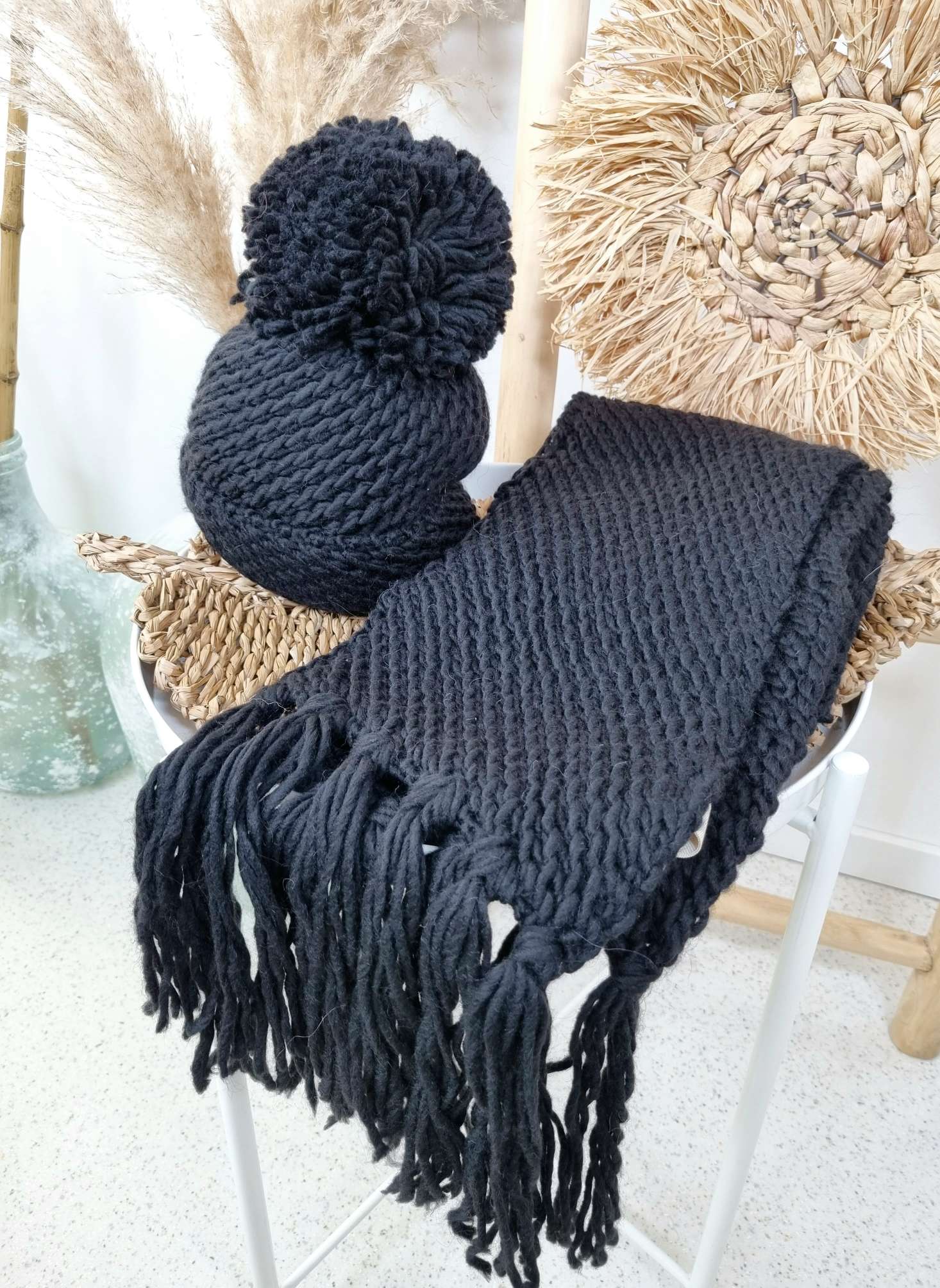 EDLER SCHAL SCARF GIADA SCHWARZ Made in Italy kuscheliger weicher Strick Schal Fransen EDLER SCHAL SCARF GIADA SCHWARZ Made in Italy kuscheliger weicher Strick Schal Fransen
