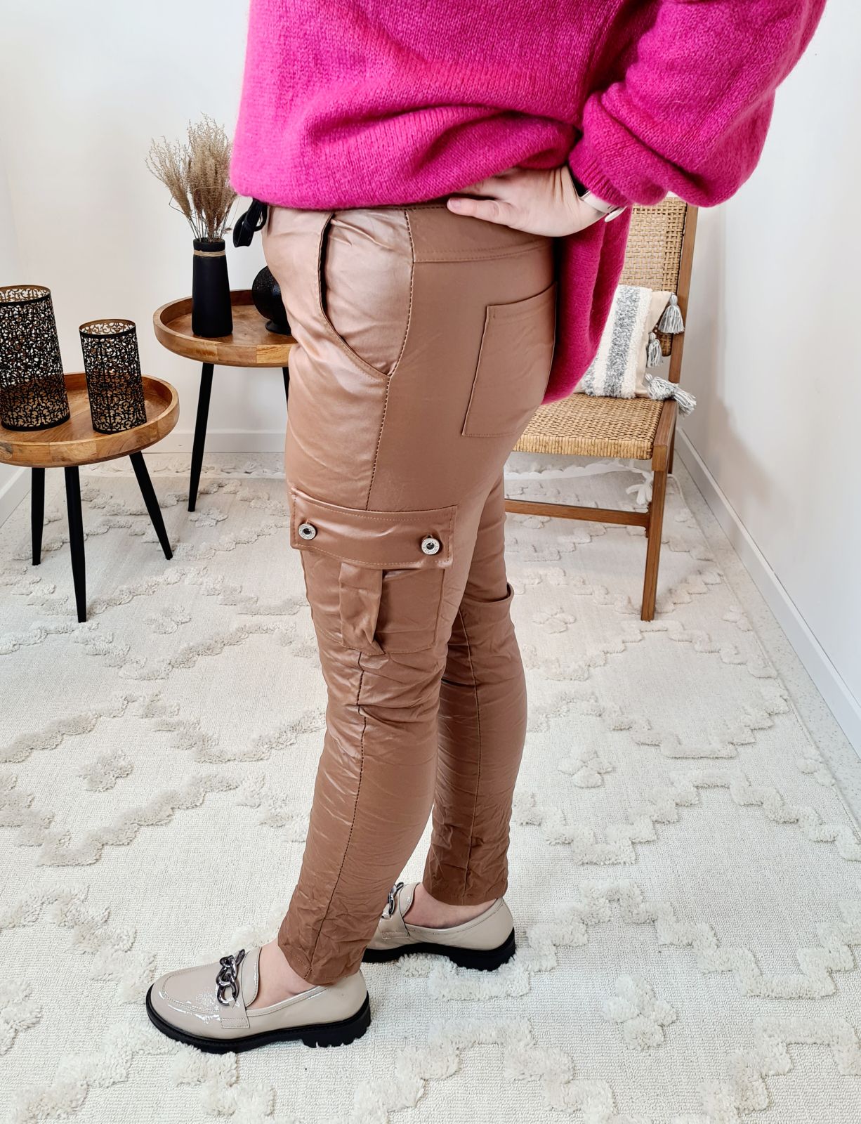 FAKE LEATHER CARGO JOGPANT CLEO CAMEL 34-40 Made in Italy Kunstleder Hose FAKE LEATHER CARGO JOGPANT CLEO CAMEL 34-40 Made in Italy Kunstleder Hose