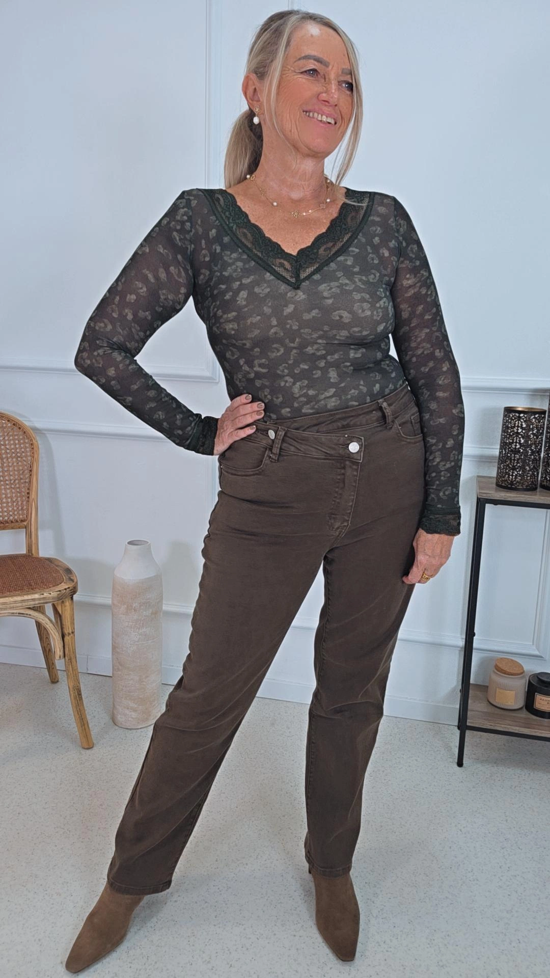 CASHMERE LONGSLEEVE AMIGA LEO 34-40/42 Made in Italy mit Spitzendetails