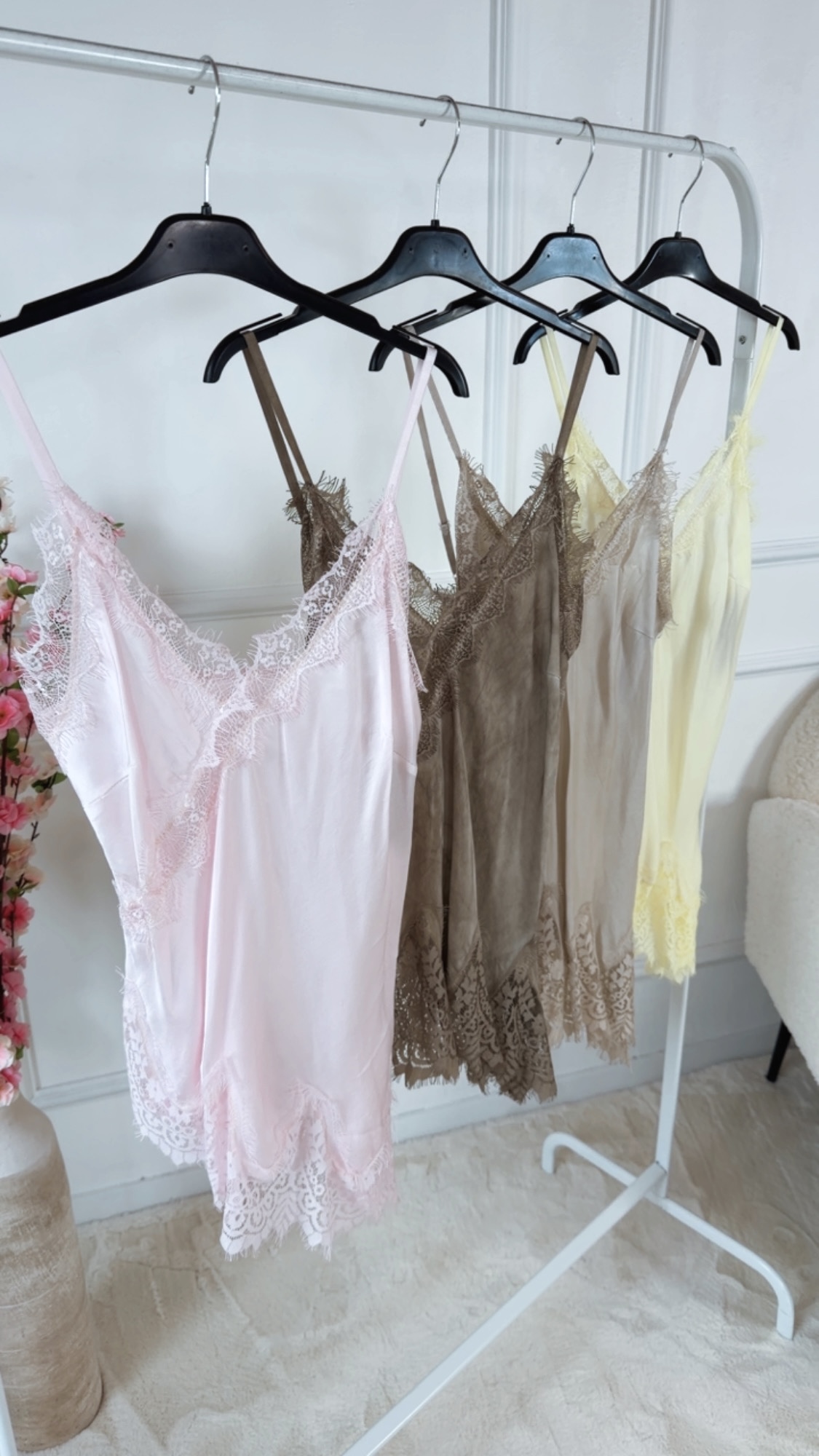 💛🌸 Spitzentop Asymmetrisches Velmira Made in Italy 34-40/42