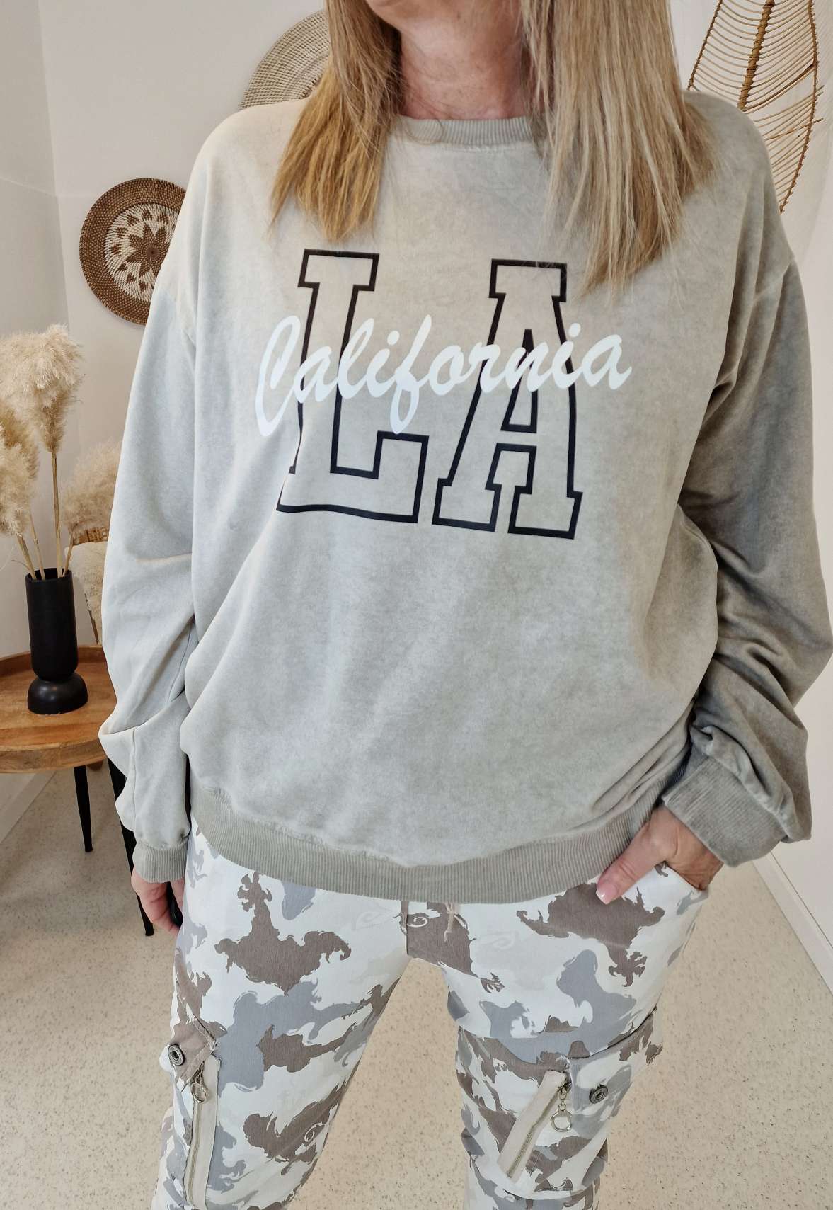 SWEATER CALIFORNIA TAUPE 34-42 Made in Italy Oversize Pullover Sweatshirt SWEATER CALIFORNIA TAUPE 34-42 Made in Italy Oversize Pullover Sweatshirt