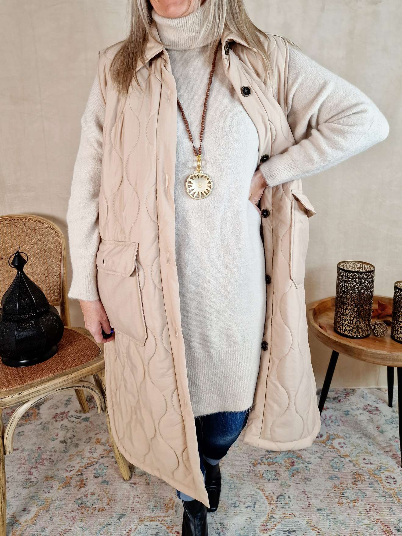 ÄRMELLOSE STEPPWESTE AMIRA CAMEL Kapuze Oversize Stepp Weste Jacke Mantel Italy Style versch. Größen Kopie ÄRMELLOSE STEPPWESTE AMIRA CAMEL Kapuze Oversize Stepp Weste Jacke Mantel Italy Style versch. Größen Kopie