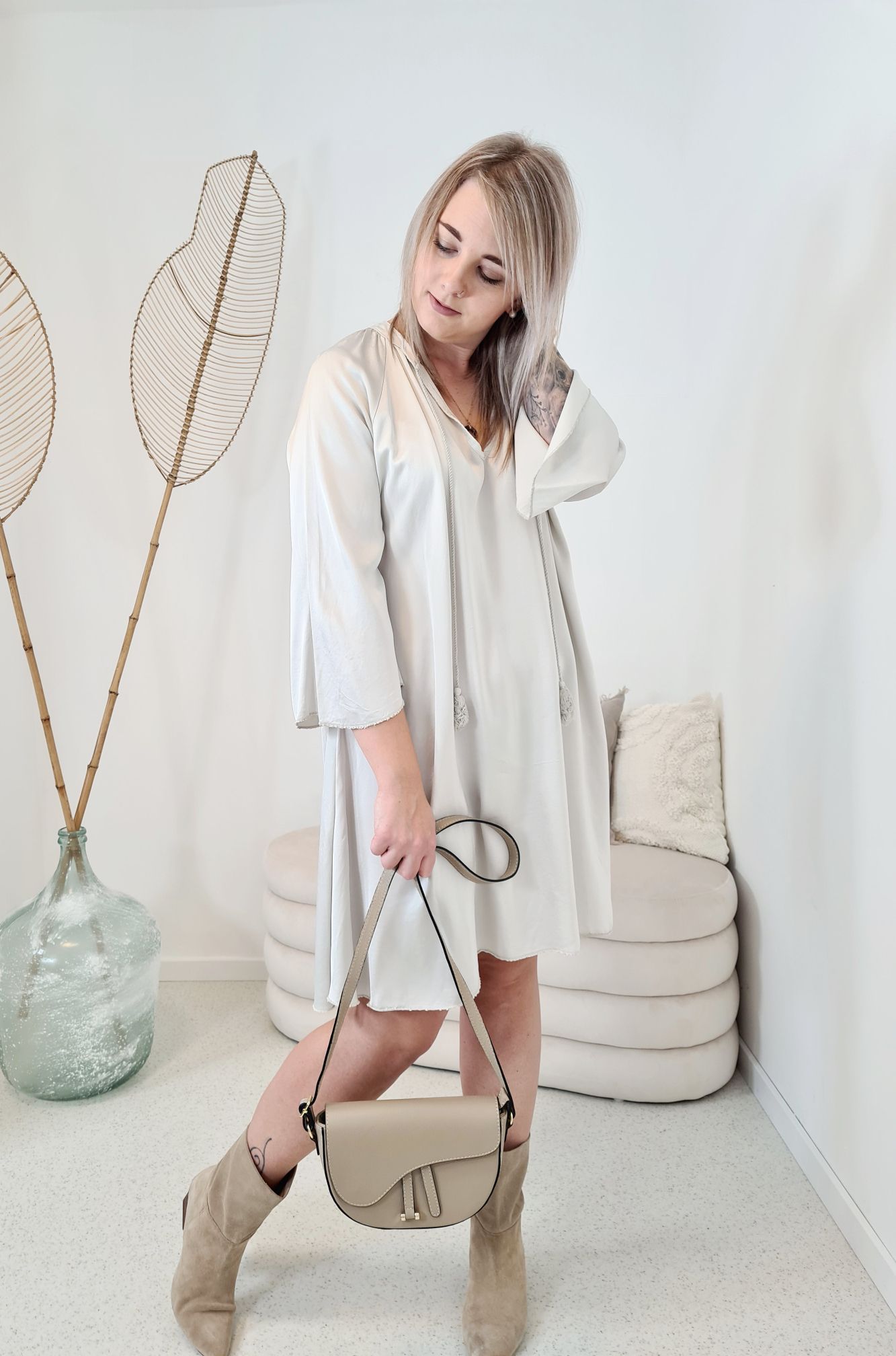 TUNIKAKLEID CARINA CREME 36-42 Satin Optik Kleid Bluse Dress Made in Italy TUNIKAKLEID CARINA CREME 36-42 Satin Optik Kleid Bluse Dress Made in Italy