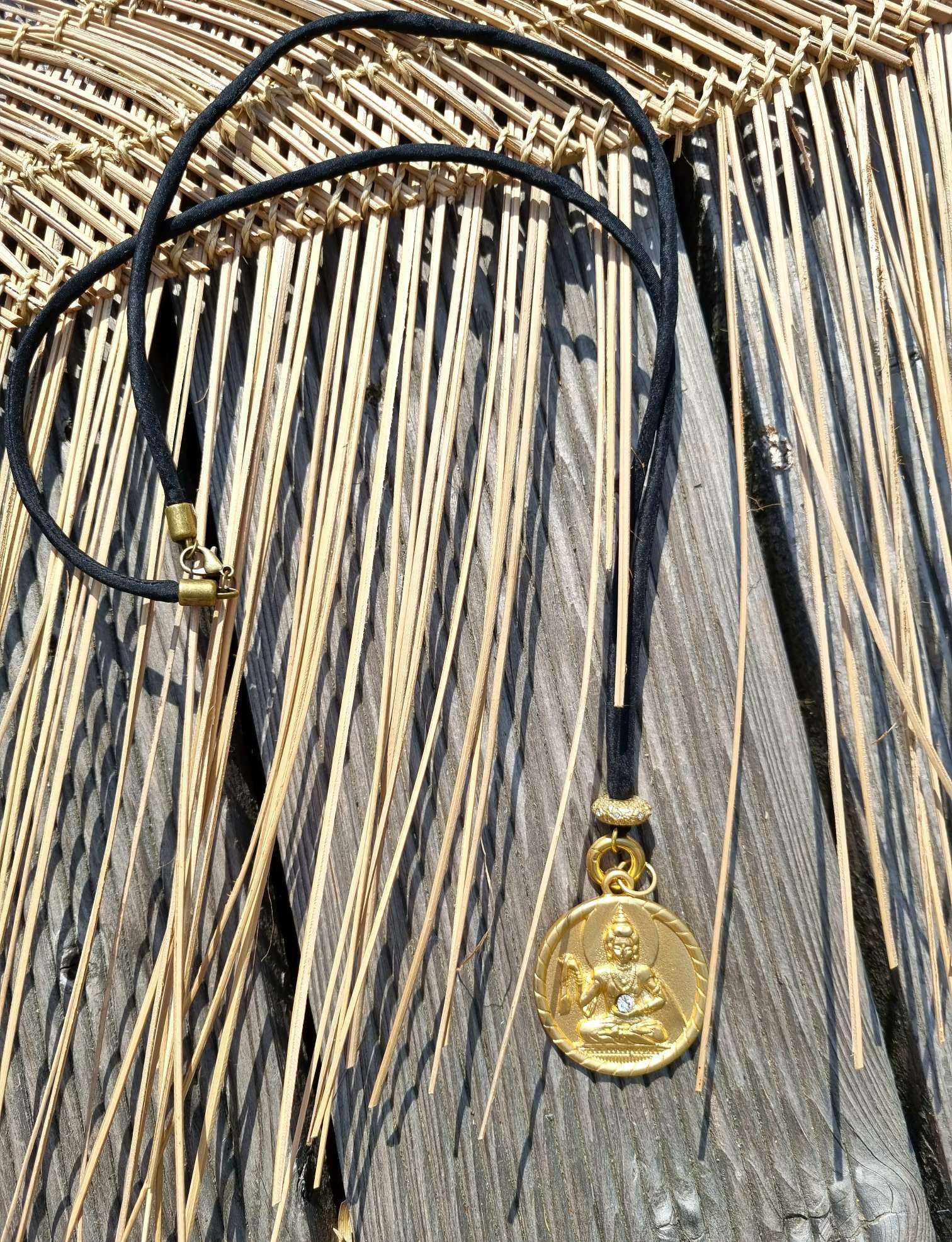 NECKLESS SpiritOfBeauty lange Wechselkette Champagner Farbe Seide Goldfarben Halskette Kette Amueltt NECKLESS SpiritOfBeauty lange Wechselkette Champagner Farbe Seide Goldfarben Halskette Kette Amueltt