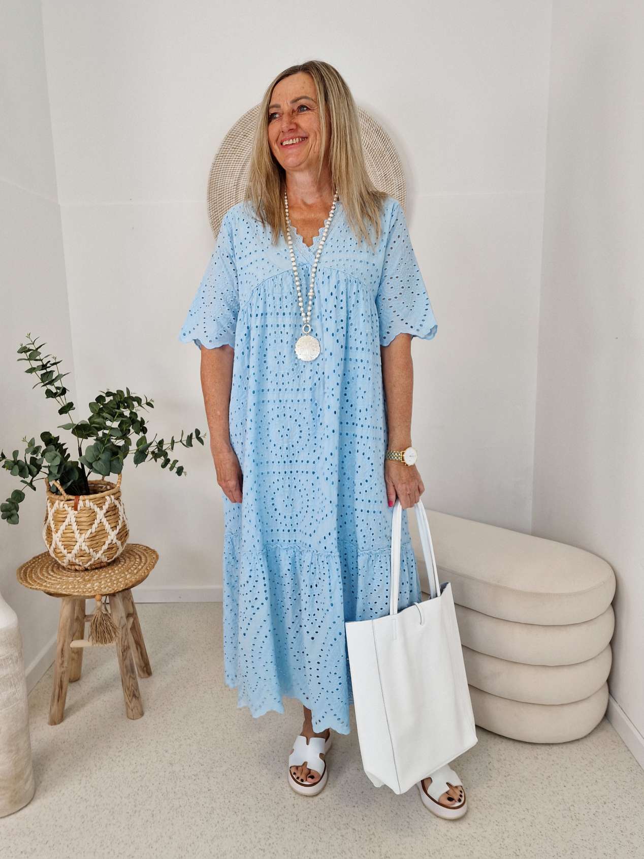 MAXI DRESS BIRGIT LOCHSTICKEREI HELLBLAU 34-42 Made in Italy langes Kleid Sommerkleid Baumwolle MAXI DRESS BIRGIT LOCHSTICKEREI HELLBLAU 34-42 Made in Italy langes Kleid Sommerkleid Baumwolle