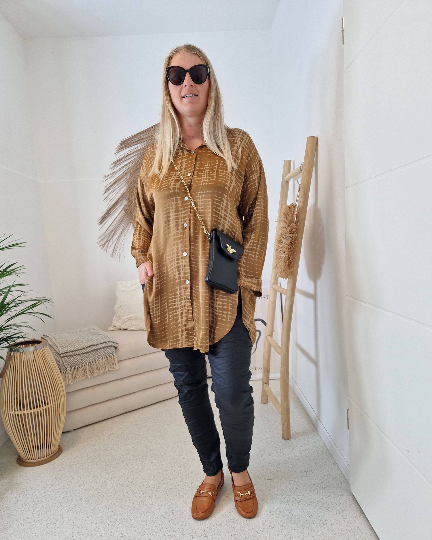 OVERSIZE BLUSE LUCY BEIGE 34-42 Made in Italy Seide Silk Longbluse Hemd OVERSIZE BLUSE LUCY BEIGE 34-42 Made in Italy Seide Silk Longbluse Hemd
