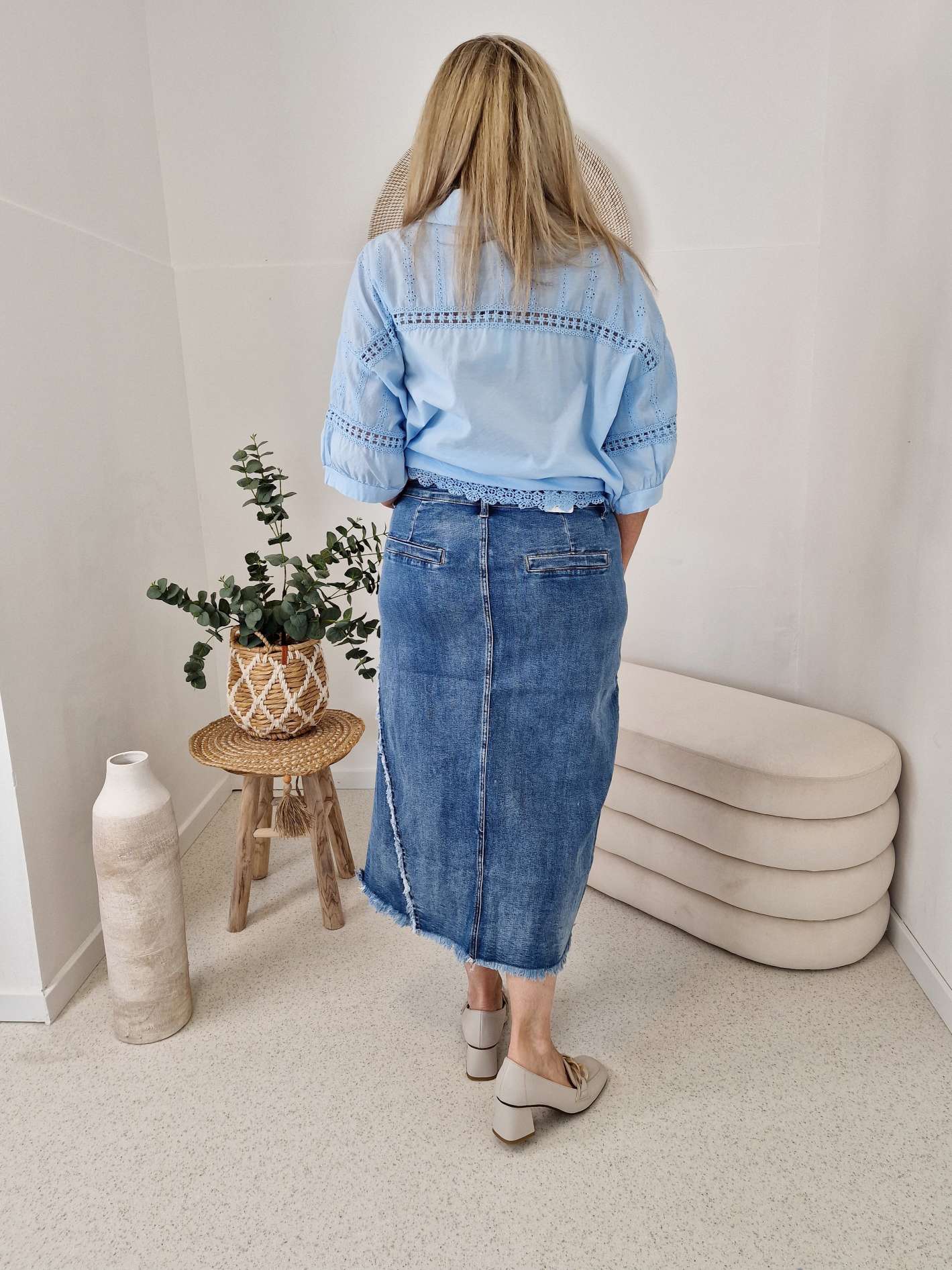 EDLE BLUSE LENNY HELLBLAU 36 - 42 Made in Italy Spitze Lochstickerei Kurzarm EDLE BLUSE LENNY HELLBLAU 36 - 42 Made in Italy Spitze Lochstickerei Kurzarm