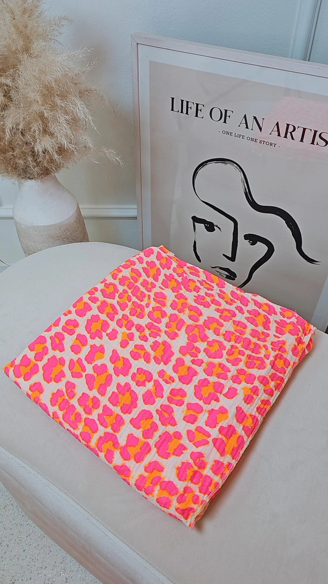 Creme Neon Pink Neon Orange