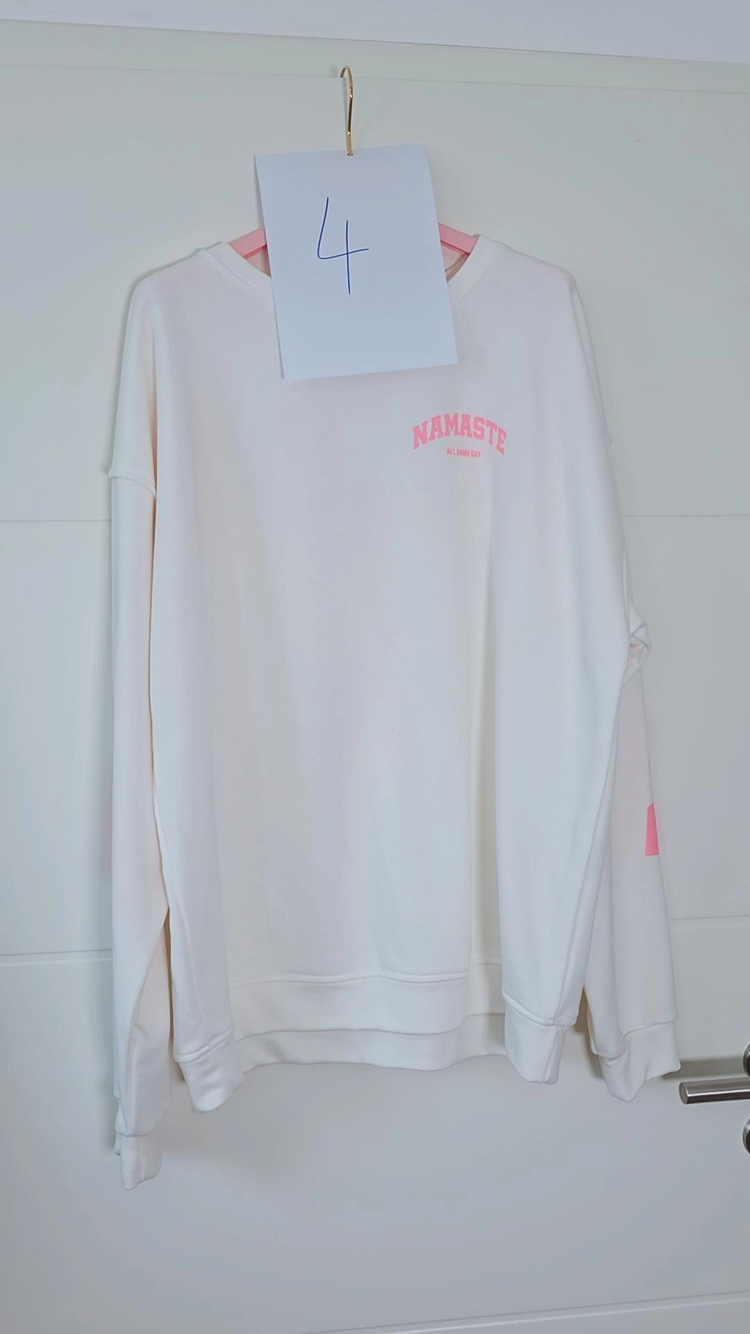 2. WAHL SWEATER NAMASTE WEIß-ROSA 4