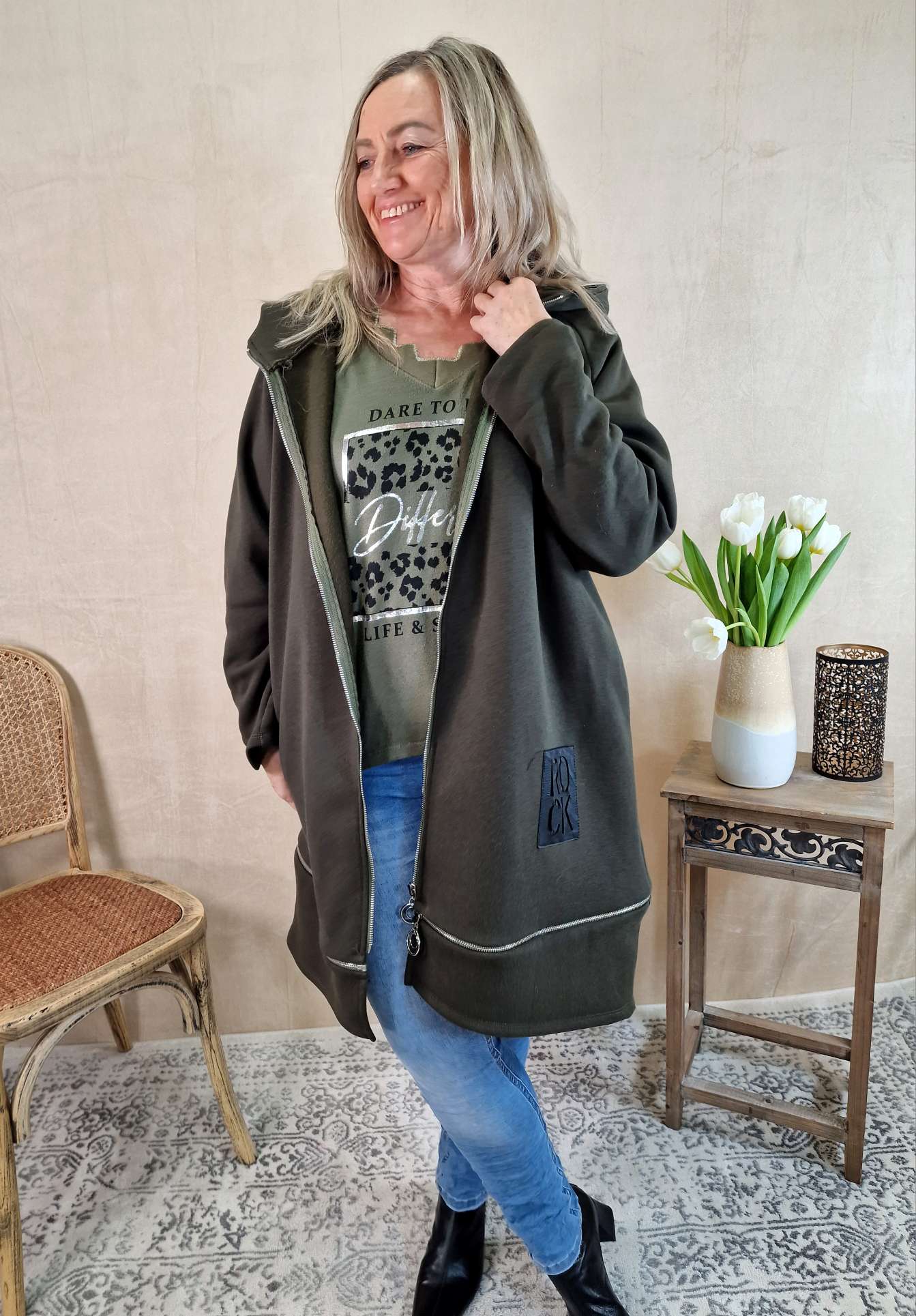 HOODIE SWEATER JACKE ANTONIA KHAKI 34-42 Made in Italy Oversize lange Sweatshirtjacke HOODIE SWEATER JACKE ANTONIA KHAKI 34-42 Made in Italy Oversize lange Sweatshirtjacke