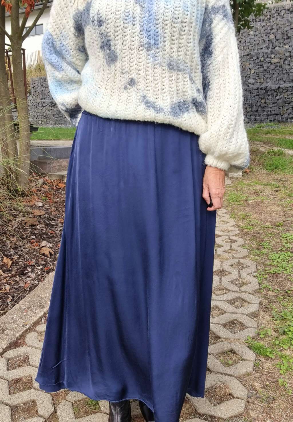 EDLER SILK SKIRT ERIKA BLAU Satin Rock Seiden Mix Made in Italy Sommerhose 34-40 EDLER SILK SKIRT ERIKA BLAU Satin Rock Seiden Mix Made in Italy Sommerhose 34-40