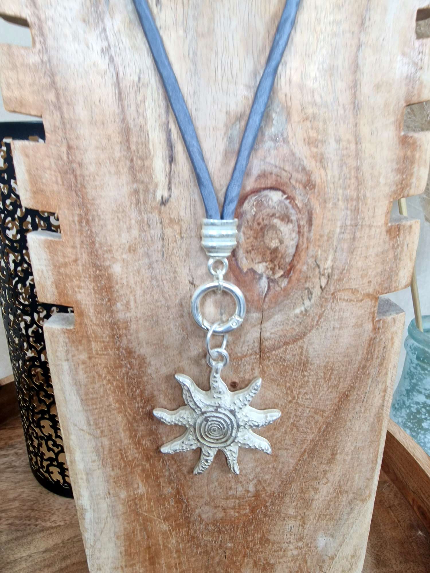 NECKLESS SILVER SUN SILK Wechselkette GRAU Seide Lange Kette mit Anhänger NECKLESS SILVER SUN SILK Wechselkette GRAU Seide Lange Kette mit Anhänger