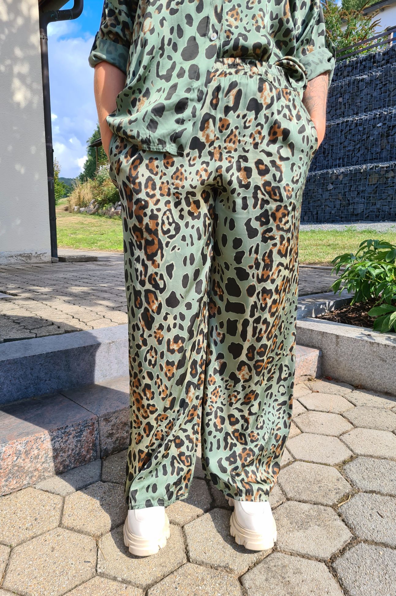 EDLE HOSE MORENA LEO KHAKI Hose Viskose Made in Italy Sommerhose 34-40 EDLE HOSE MORENA LEO KHAKI Hose Viskose Made in Italy Sommerhose 34-40