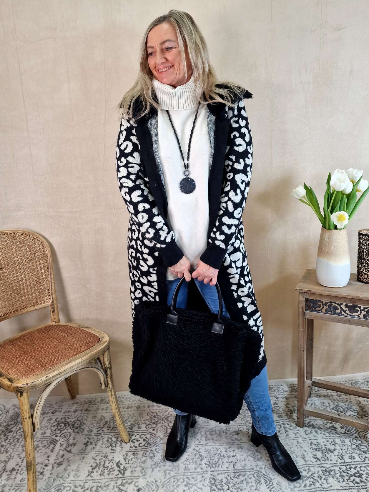 LUXURY KNIT COAT MIRINA LEO SCHWARZ 34-42 Strickmantel Mantel Cardigen Italy Kollektion LUXURY KNIT COAT MIRINA LEO SCHWARZ 34-42 Strickmantel Mantel Cardigen Italy Kollektion