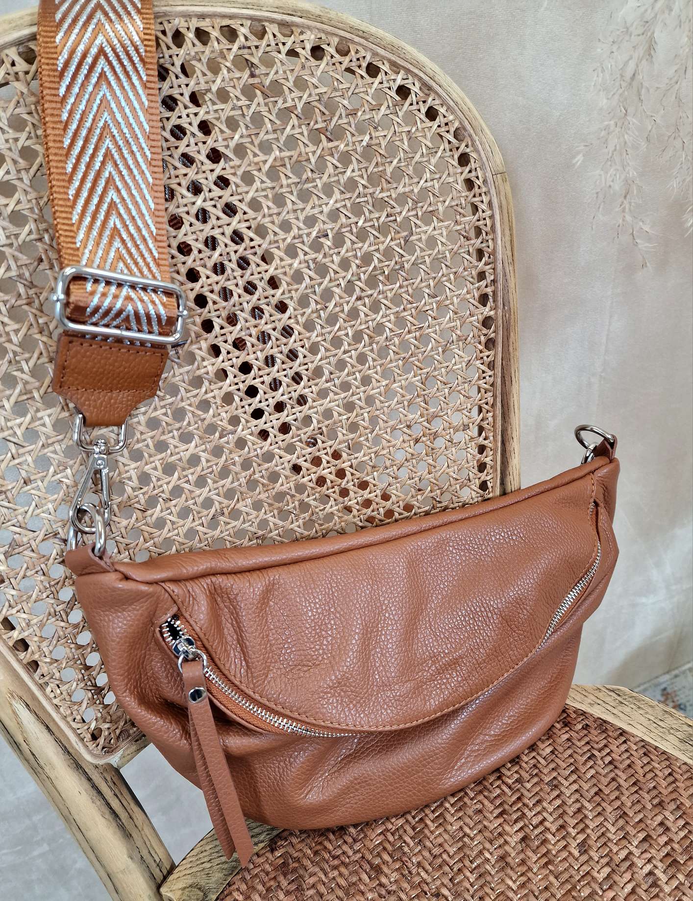 XXL BAUCHTASCHE VERDA COGNAC SILBER mit Zusatzgurt Made in Italy Ledertasche echt Leder XXL BAUCHTASCHE VERDA COGNAC SILBER mit Zusatzgurt Made in Italy Ledertasche echt Leder