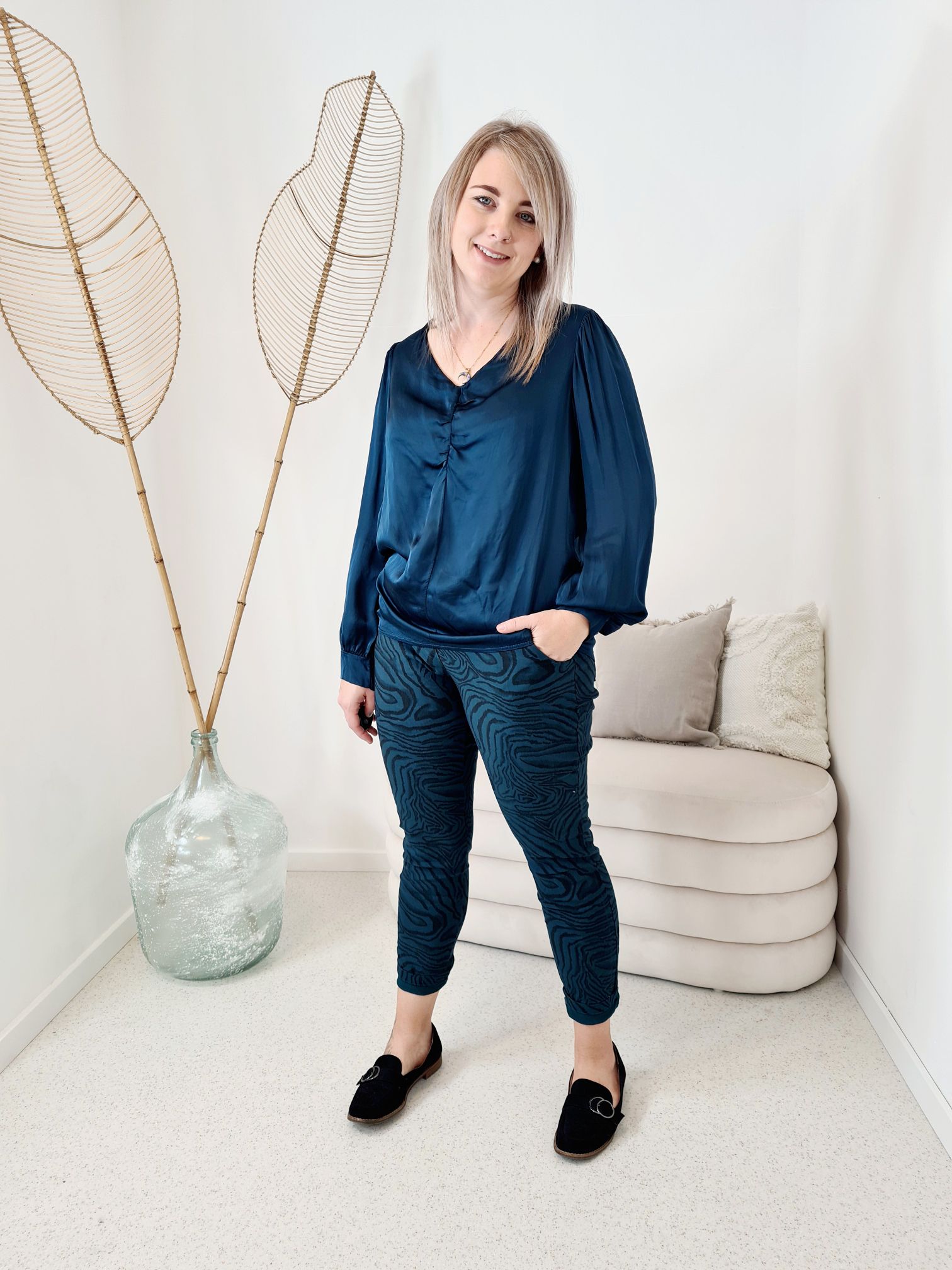 BASIC SEIDEN BLUSE RONDA PETROL 34-40 Made in Italy Silk Oversize Shirt Hemd BASIC SEIDEN BLUSE RONDA PETROL 34-40 Made in Italy Silk Oversize Shirt Hemd