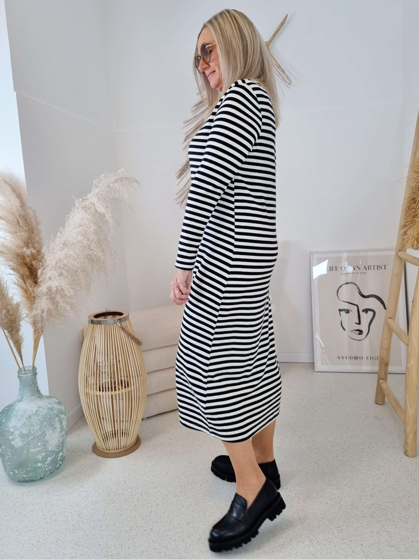 SWEATKLEID SAMY SCHWARZ 36-40 Made in Italy Shirtkleid Langarm Stripes Strickkleid SWEATKLEID SAMY SCHWARZ 36-40 Made in Italy Shirtkleid Langarm Stripes Strickkleid