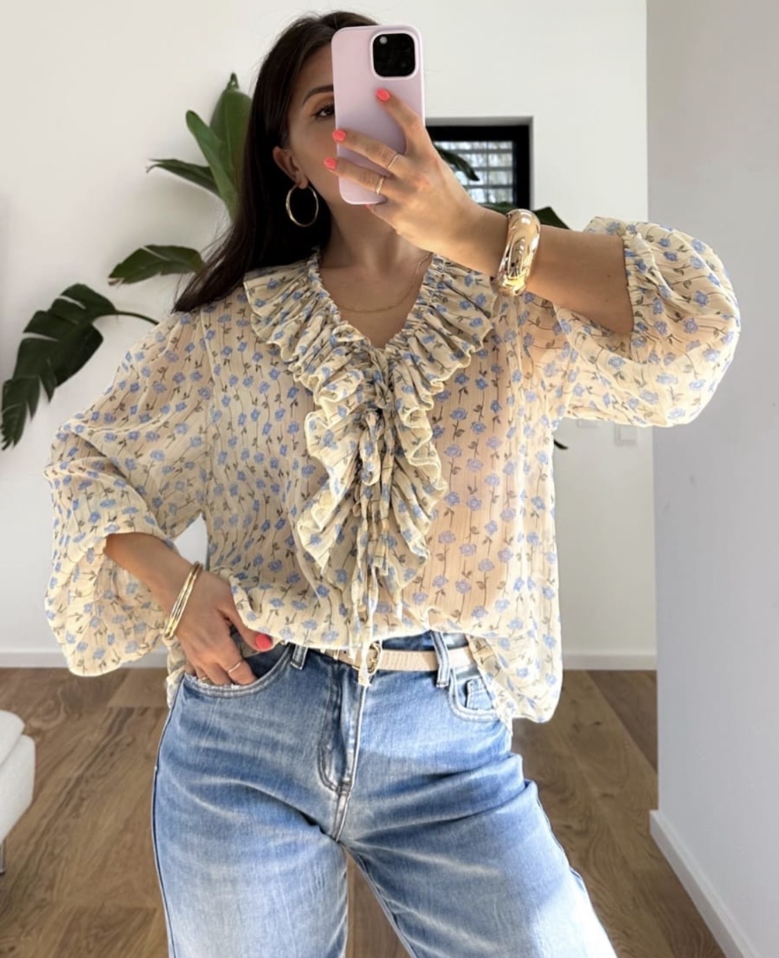 Bluse „AURORA“ – romantische Rüschenbluse mit zartem Blumenprint gelb