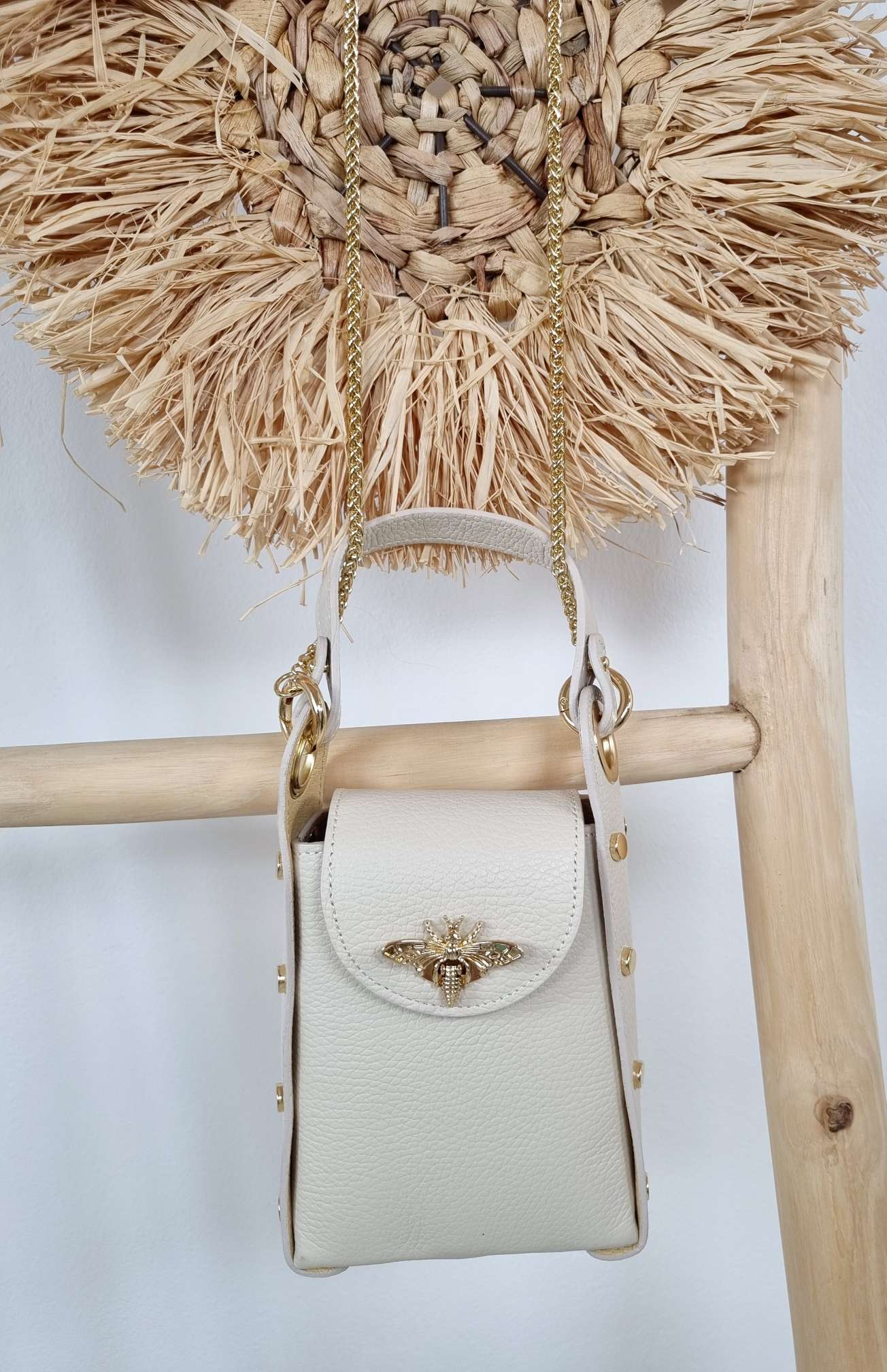 HANDYTASCHE BIENE BIG Made in Italy Ledertasche Umhängetasche Tasche echt Leder versch. Farben HANDYTASCHE BIENE BIG Made in Italy Ledertasche Umhängetasche Tasche echt Leder versch. Farben