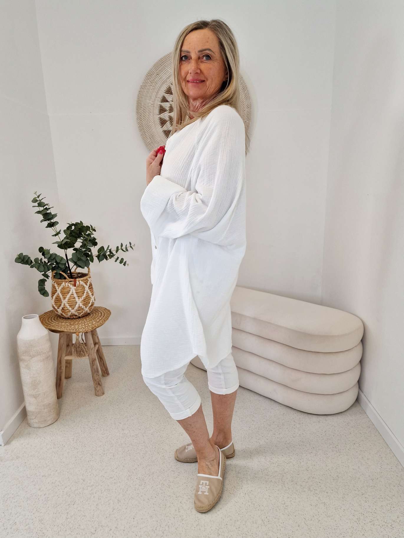 MUSSELIN OVERSIZE BLUSE BE CREATIVE WEISS 34-42/44 Made in Italy Longbluse Kleid Tunika Shirt Blusenjacke MUSSELIN OVERSIZE BLUSE BE CREATIVE WEISS 34-42/44 Made in Italy Longbluse Kleid Tunika Shirt Blusenjacke