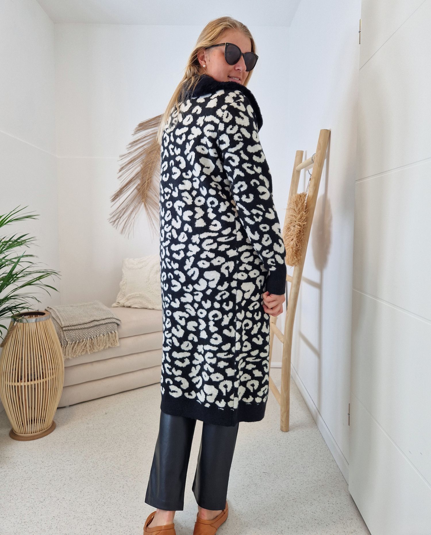 LUXURY KNIT COAT MIRINA LEO SCHWARZ 34-42 Strickmantel Mantel Cardigen Italy Kollektion LUXURY KNIT COAT MIRINA LEO SCHWARZ 34-42 Strickmantel Mantel Cardigen Italy Kollektion