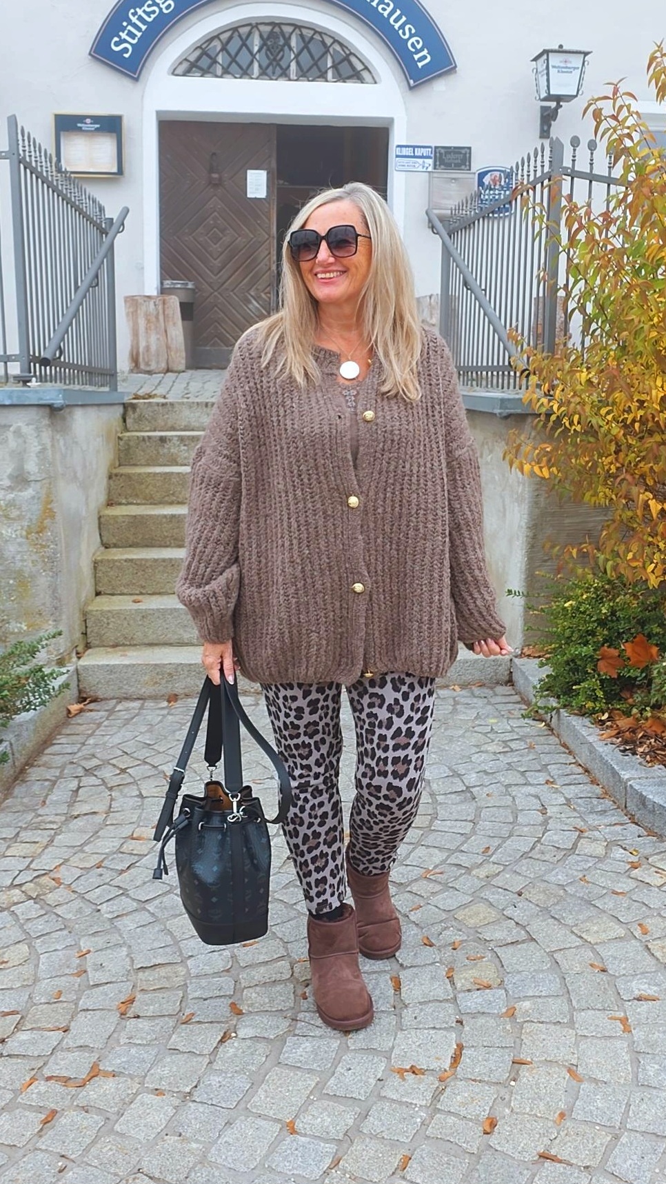 COZY OVERSIZE CARDIGAN ALPINE 34-44/46 Made in Italy Knit/Strick/Grobstrick Jacke mit Knopfleiste goldfarbig