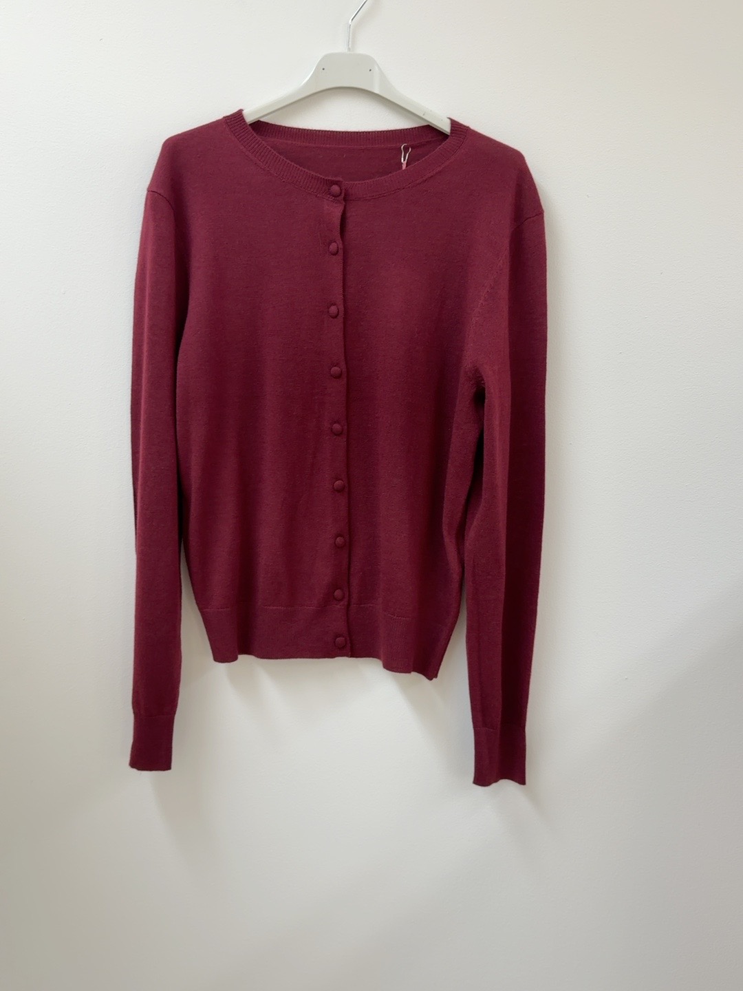 Strickjacke Odina – softer Basic Cardigan mit stoffbezogenen Knöpfen Made in Italy 34-40/42