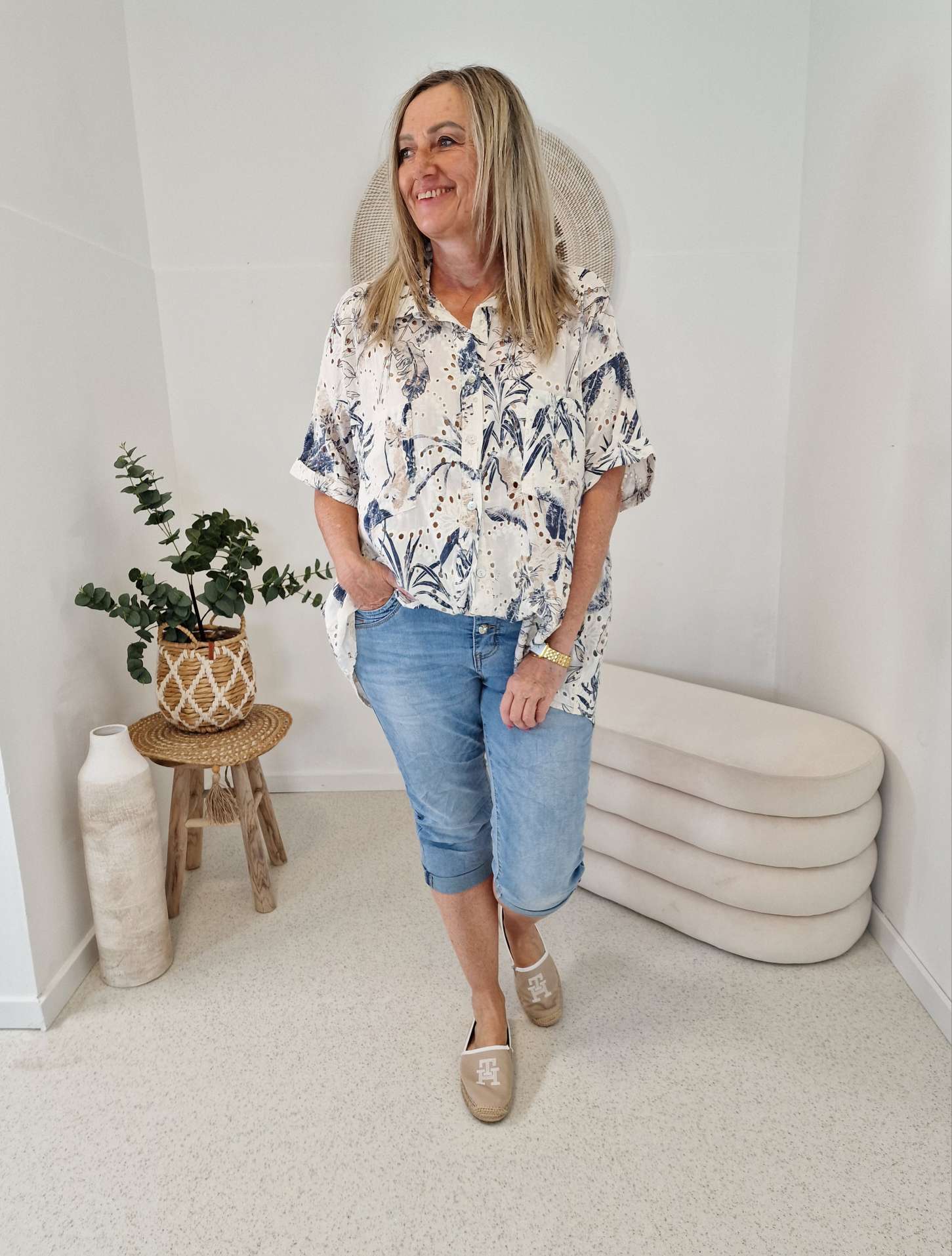 LOCHSTICKEREI BLUSE ROMANCE DUNKELBLAU Oversize 34-42/44 Hemd Hemdbluse Baumwolle LOCHSTICKEREI BLUSE ROMANCE DUNKELBLAU Oversize 34-42/44 Hemd Hemdbluse Baumwolle