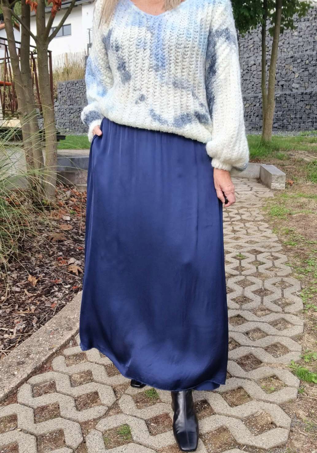 EDLER SILK SKIRT ERIKA BLAU Satin Rock Seiden Mix Made in Italy Sommerhose 34-40 EDLER SILK SKIRT ERIKA BLAU Satin Rock Seiden Mix Made in Italy Sommerhose 34-40
