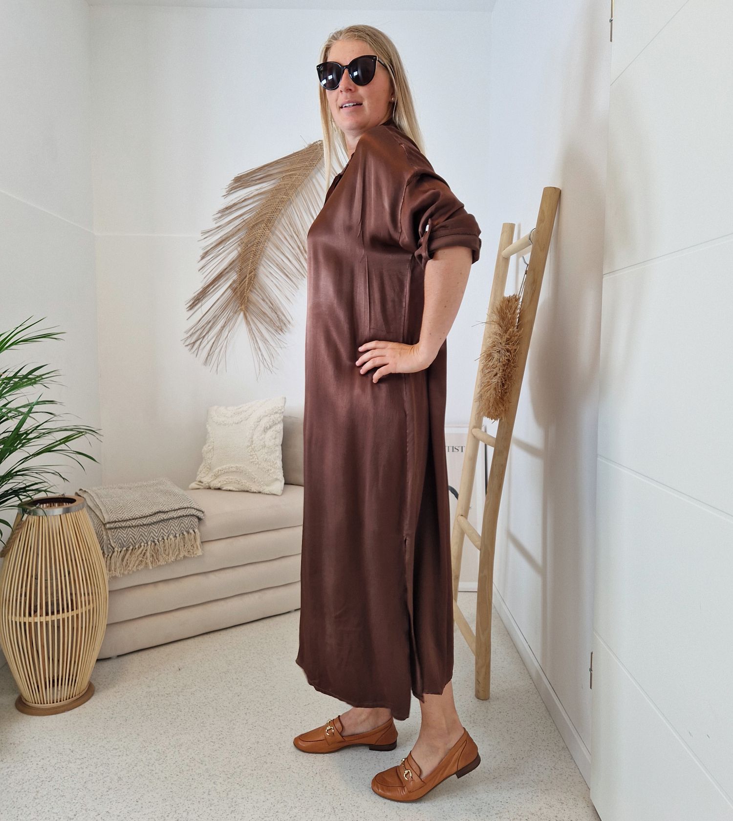 BLUSENKLEID NORA BRAUN 34-42/44 Made in Italy Oversize Maxi Kleid Mantel DRESS Satin Optik BLUSENKLEID NORA BRAUN 34-42/44 Made in Italy Oversize Maxi Kleid Mantel DRESS Satin Optik