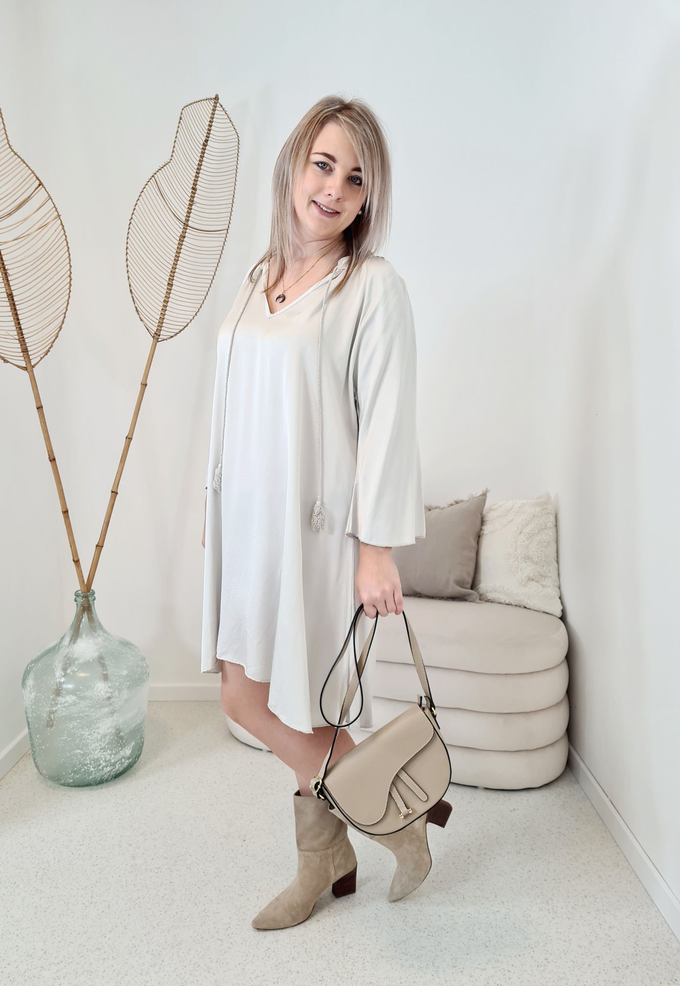 TUNIKAKLEID CARINA CREME 36-42 Satin Optik Kleid Bluse Dress Made in Italy TUNIKAKLEID CARINA CREME 36-42 Satin Optik Kleid Bluse Dress Made in Italy