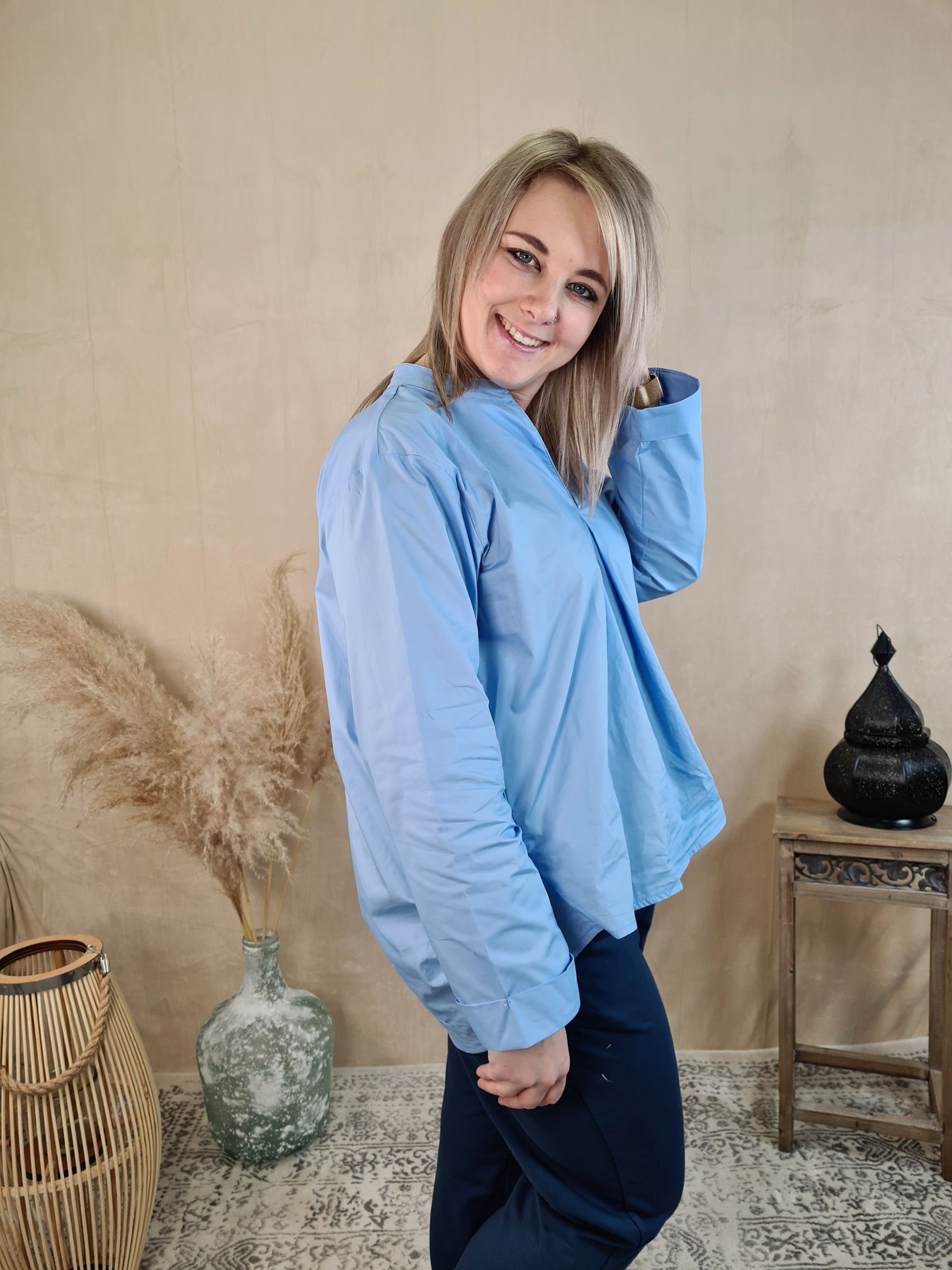 BASIC BLUSE ERIKA BLAU 34-40 Made in Italy Oversize Shirt Hemd Schlupfbluse Vokuhila