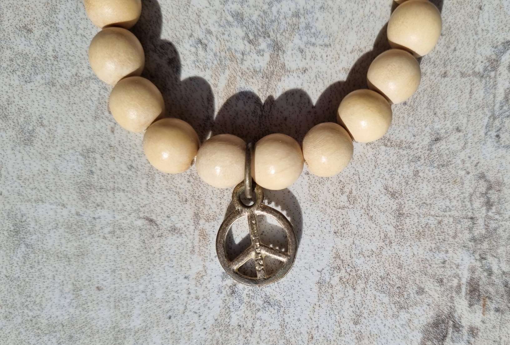 BRACELET CREME PEACE EsTrenc City Armband Sandy Sahara Akazienholz Perlen BRACELET CREME PEACE EsTrenc City Armband Sandy Sahara Akazienholz Perlen