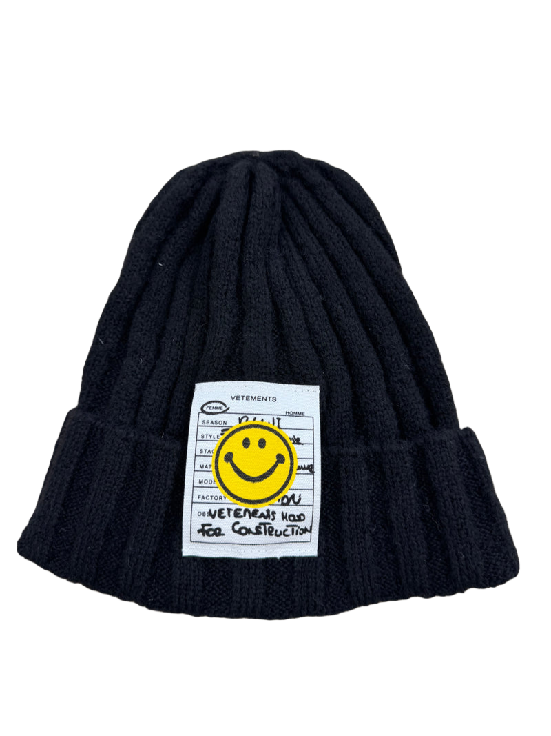 MÜTZE BEANIE LOLA mit Patch Smile Made in Italy