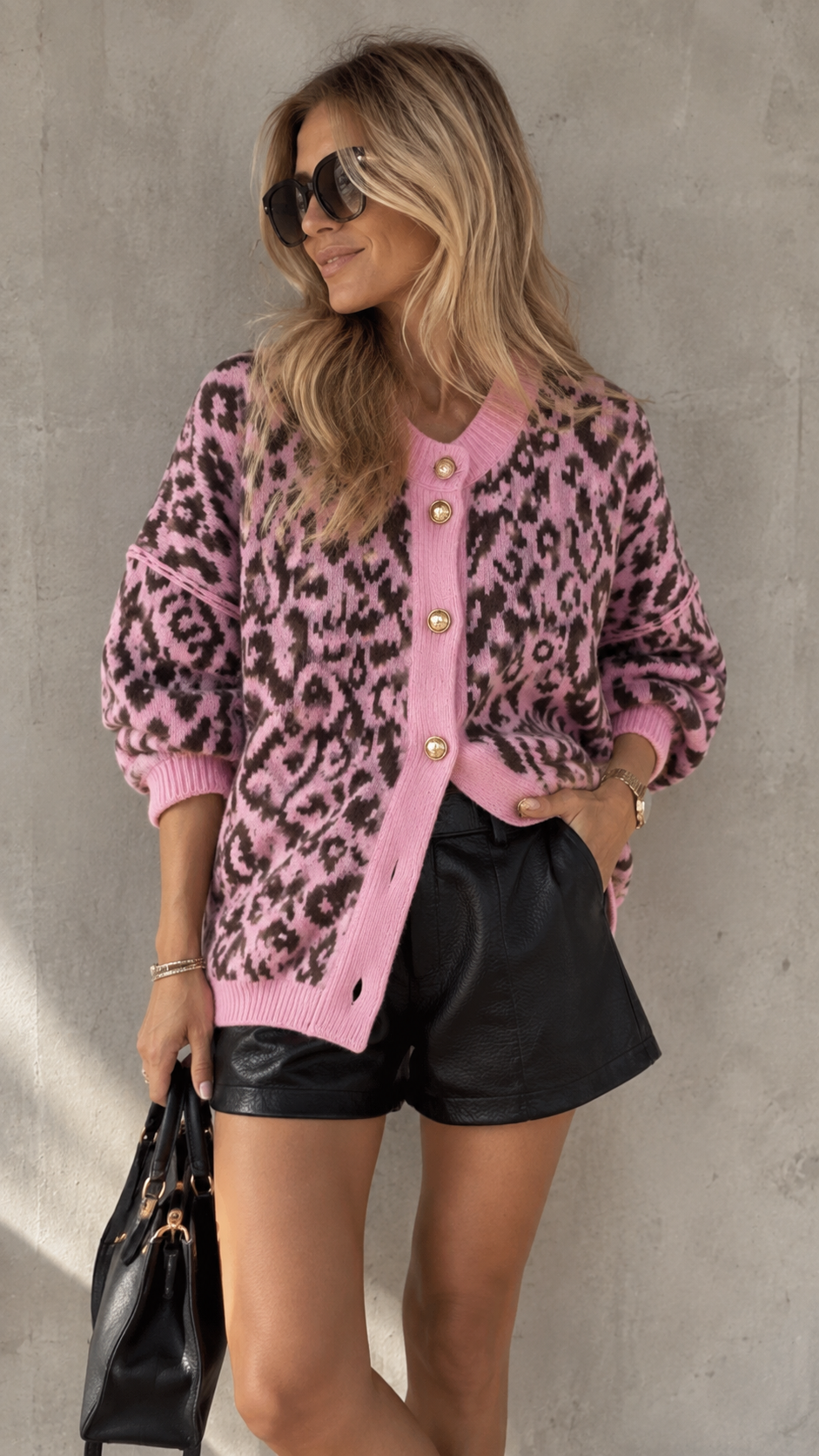 SJ0117 – Leo Strickjacke mit goldfarbenen Knöpfen I 36-46 I Made in Italy
