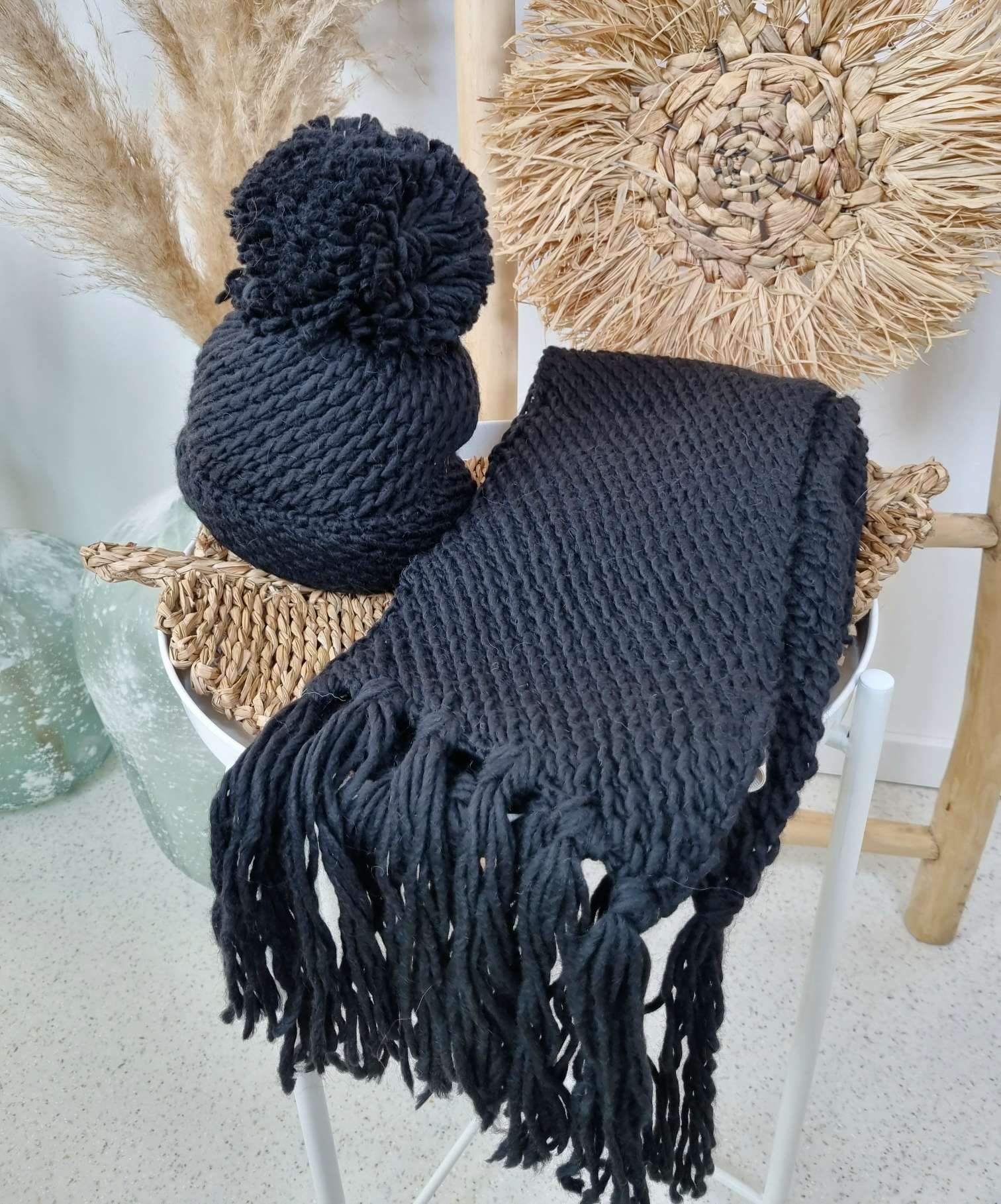 EDLER SCHAL SCARF GIADA SCHWARZ Made in Italy kuscheliger weicher Strick Schal Fransen EDLER SCHAL SCARF GIADA SCHWARZ Made in Italy kuscheliger weicher Strick Schal Fransen