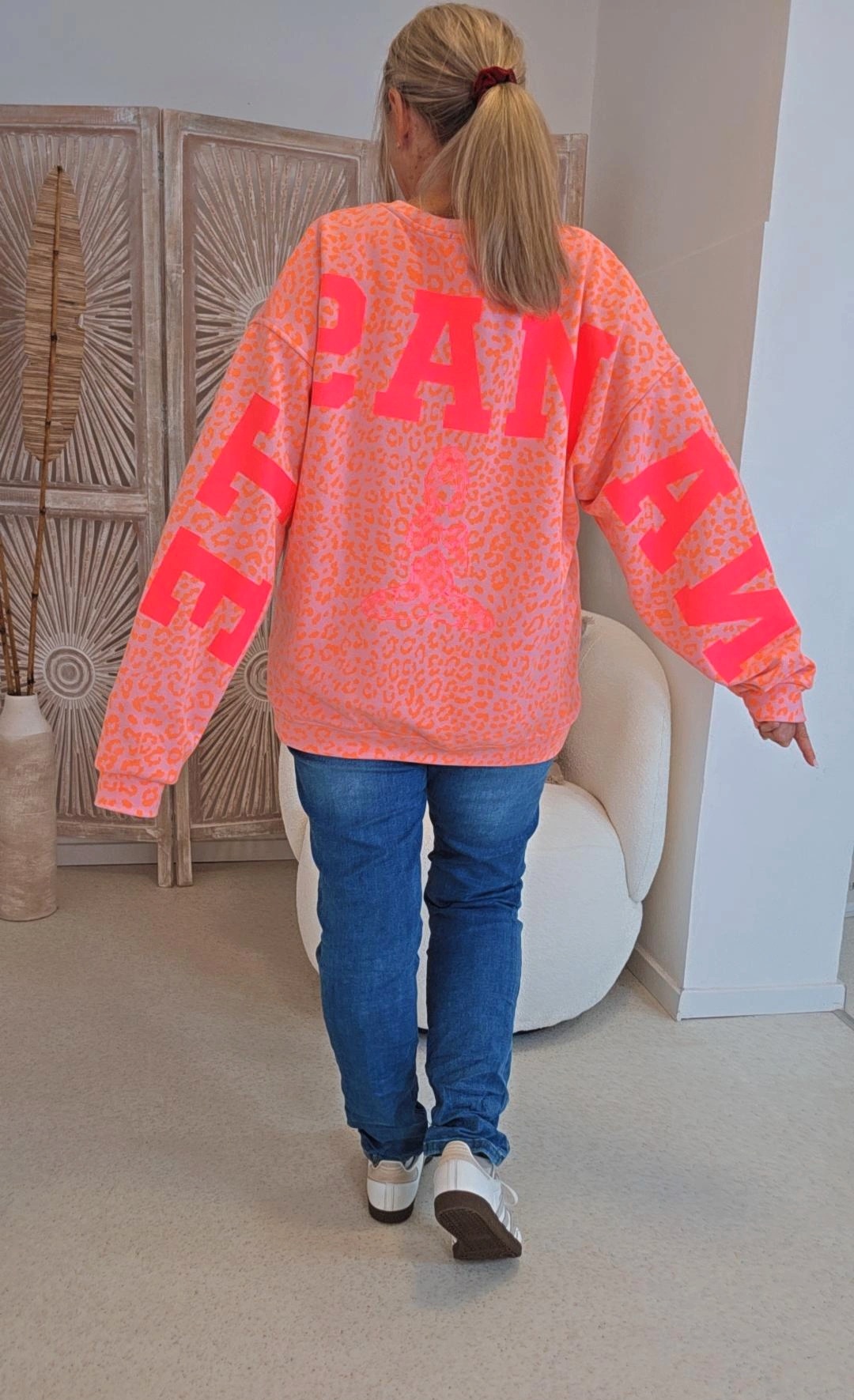 OVERSIZE SWEATER NAMASTE LEO ALL DAMN DAY Made in Italy 34-40/42