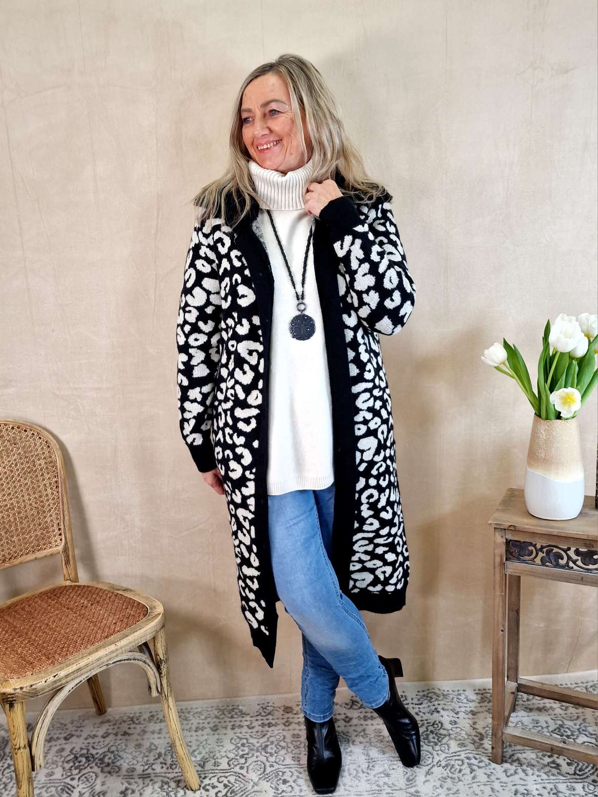 LUXURY KNIT COAT MIRINA LEO SCHWARZ 34-42 Strickmantel Mantel Cardigen Italy Kollektion LUXURY KNIT COAT MIRINA LEO SCHWARZ 34-42 Strickmantel Mantel Cardigen Italy Kollektion