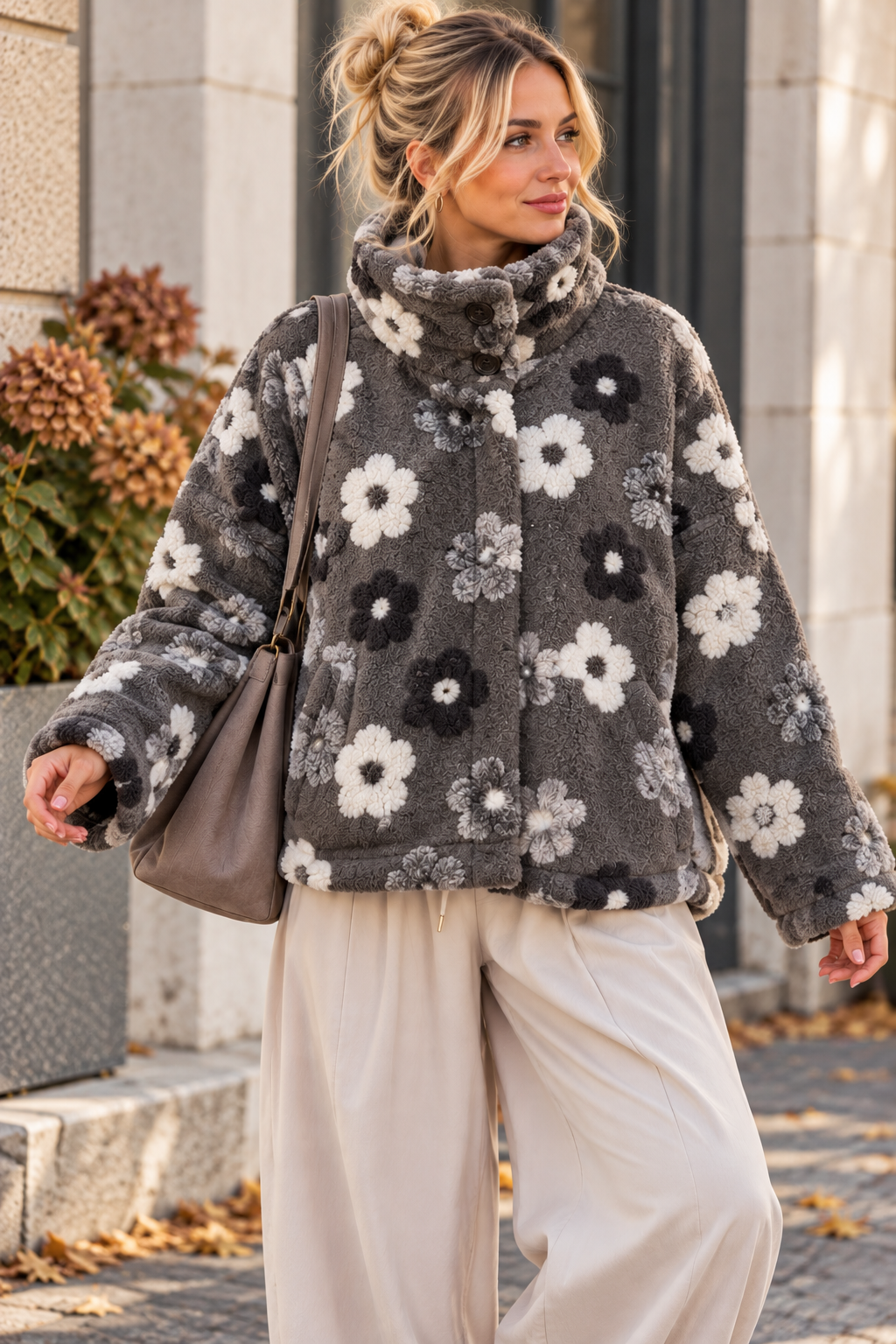 Exklusive Teddyjacke mit 3D-Blüten TJ0193 I Made in Itlay 34-42