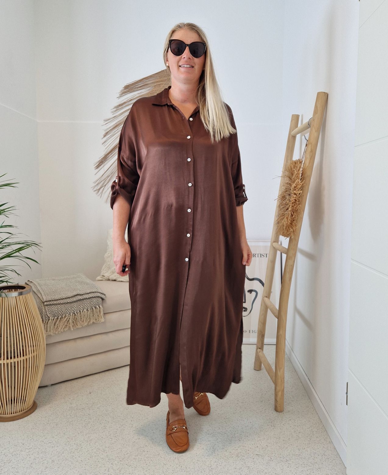 BLUSENKLEID NORA BRAUN 34-42/44 Made in Italy Oversize Maxi Kleid Mantel DRESS Satin Optik BLUSENKLEID NORA BRAUN 34-42/44 Made in Italy Oversize Maxi Kleid Mantel DRESS Satin Optik
