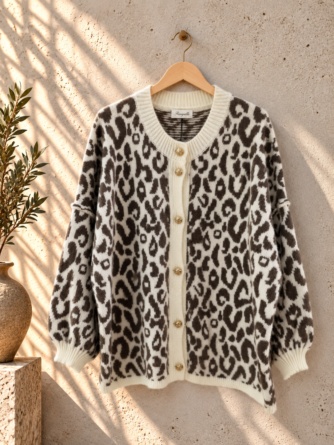 SJ0117 – Leo Strickjacke mit goldfarbenen Knöpfen I 36-46 I Made in Italy