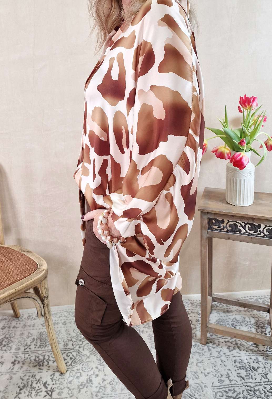 LEO BLUSE AURICIA CREME BEIGE 34-42/44 Made in Italy Oversize Shirt Hemd Silk Optik LEO BLUSE AURICIA CREME BEIGE 34-42/44 Made in Italy Oversize Shirt Hemd Silk Optik