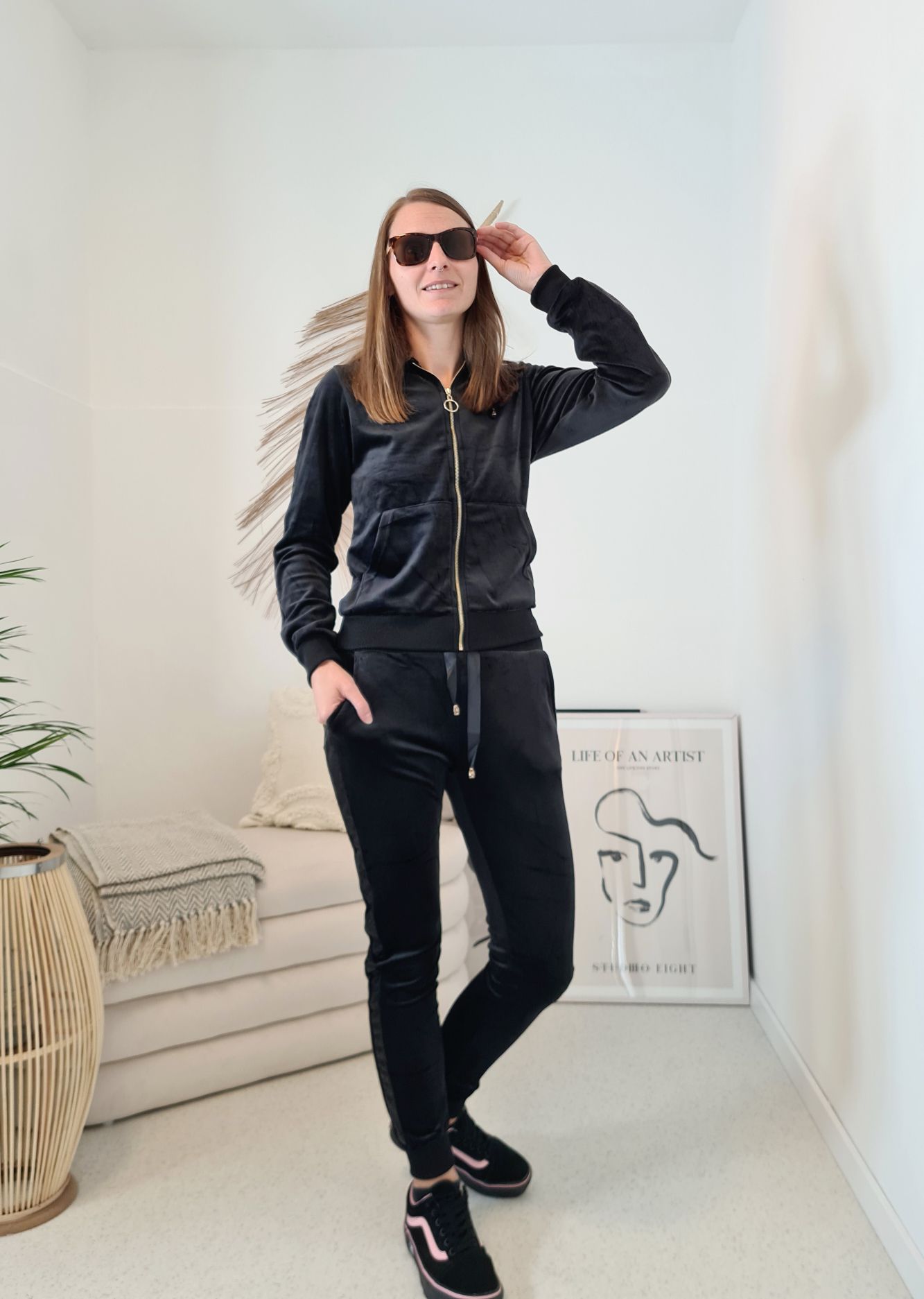 NICKI ANZUG VIO GLAMOUR SCHWARZ - VARIANTENARTIKEL Freizeitanzug Jogginganzug Loungewear Hausanzug Homewear NICKI ANZUG VIO GLAMOUR SCHWARZ - VARIANTENARTIKEL Freizeitanzug Jogginganzug Loungewear Hausanzug Homewear